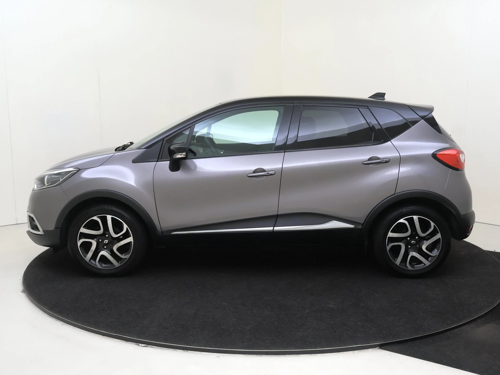 Renault-Captur-image-2