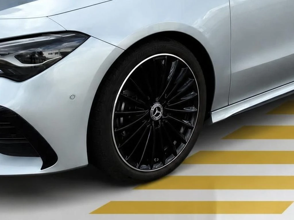 Mercedes-Benz-CLA 200 d-image-5