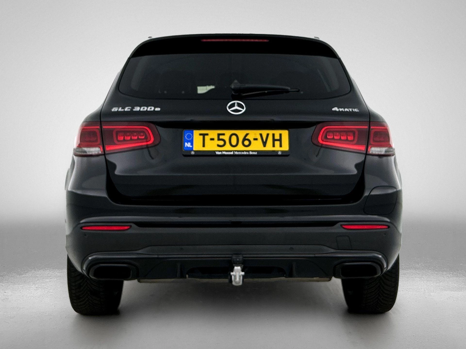 Mercedes-Benz-GLC-image-2