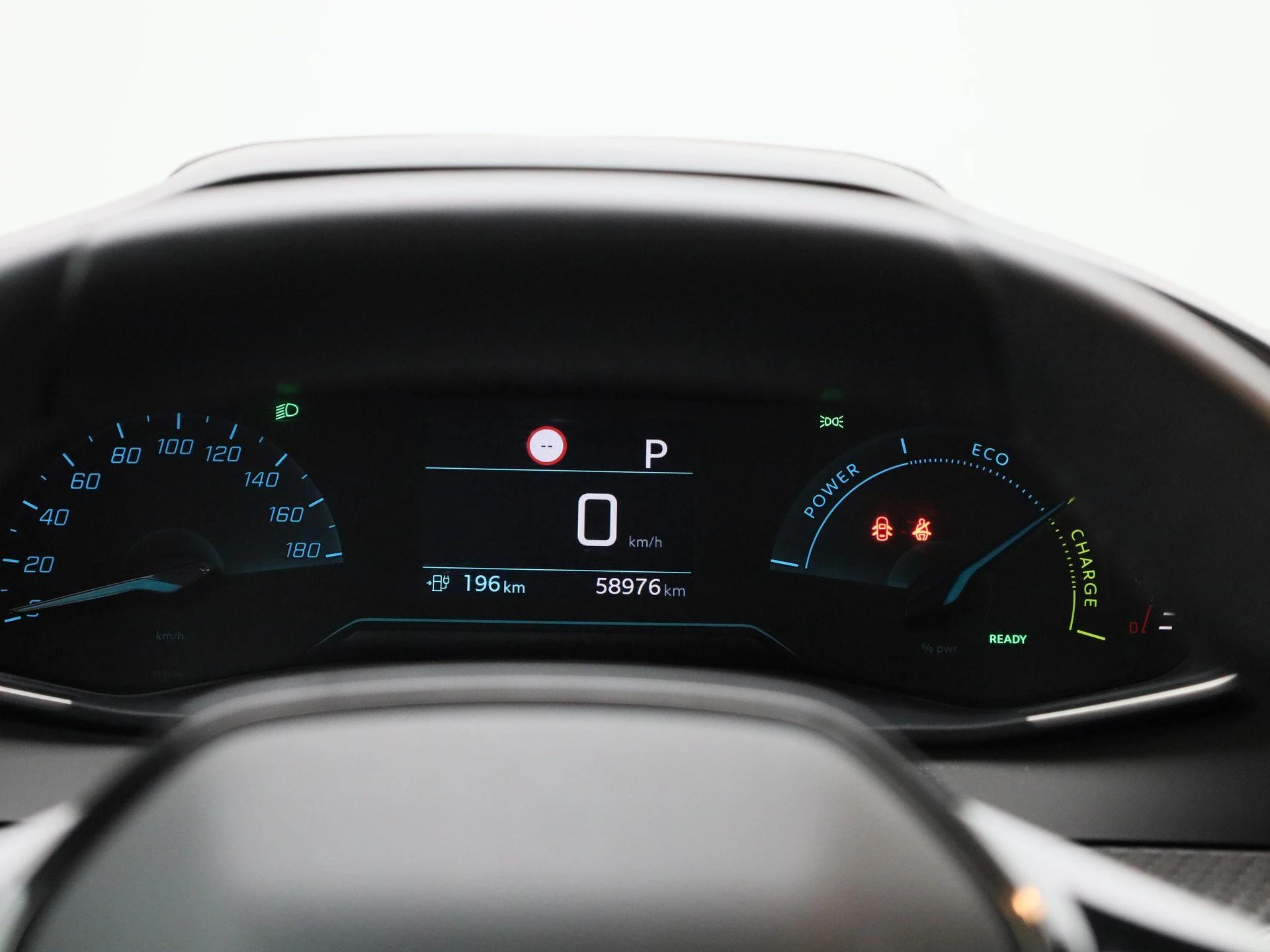 Peugeot-e-208-image-8
