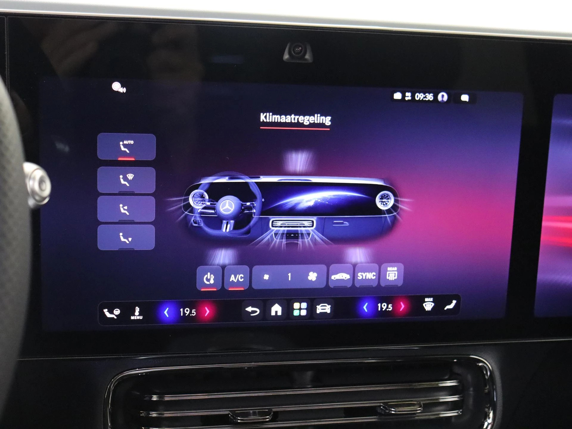 Mercedes-Benz-GLB-image-17