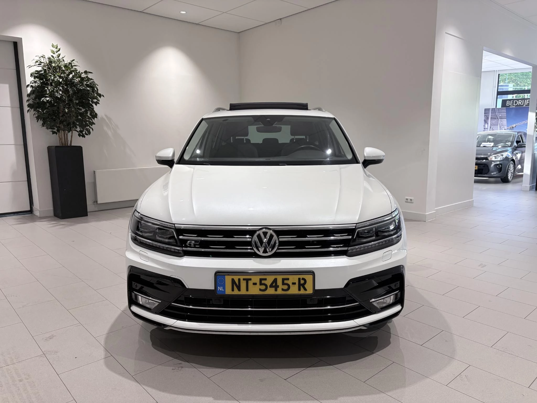 Volkswagen-Tiguan-image-7