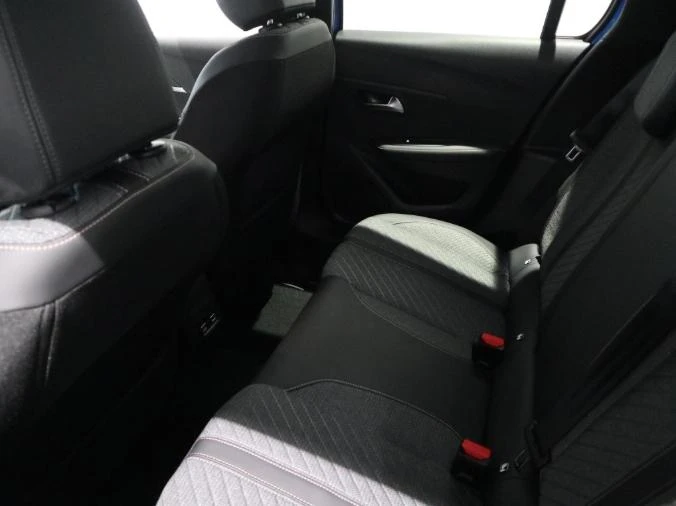 Peugeot-e-208-image-14