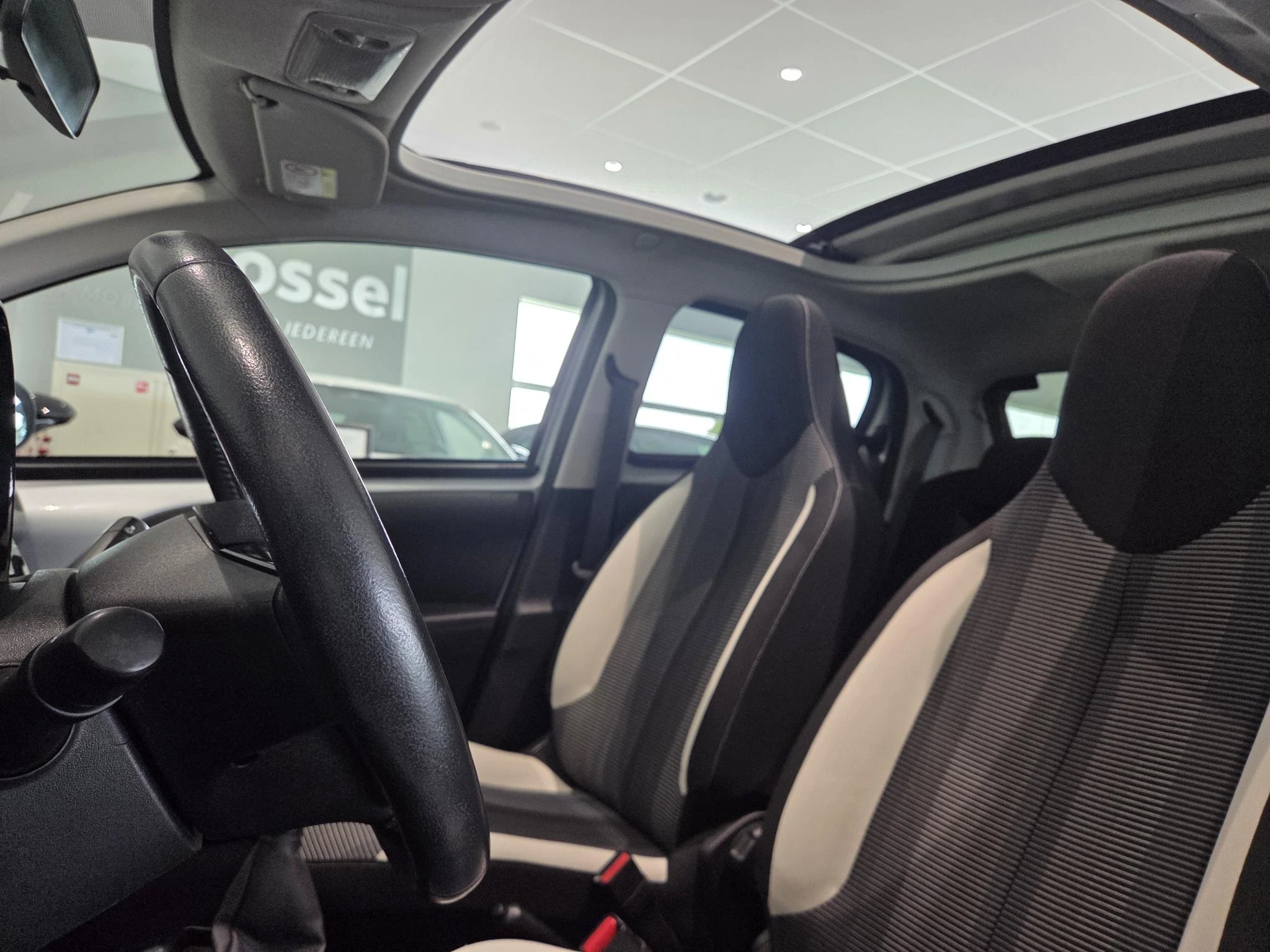 Peugeot-108-image-10