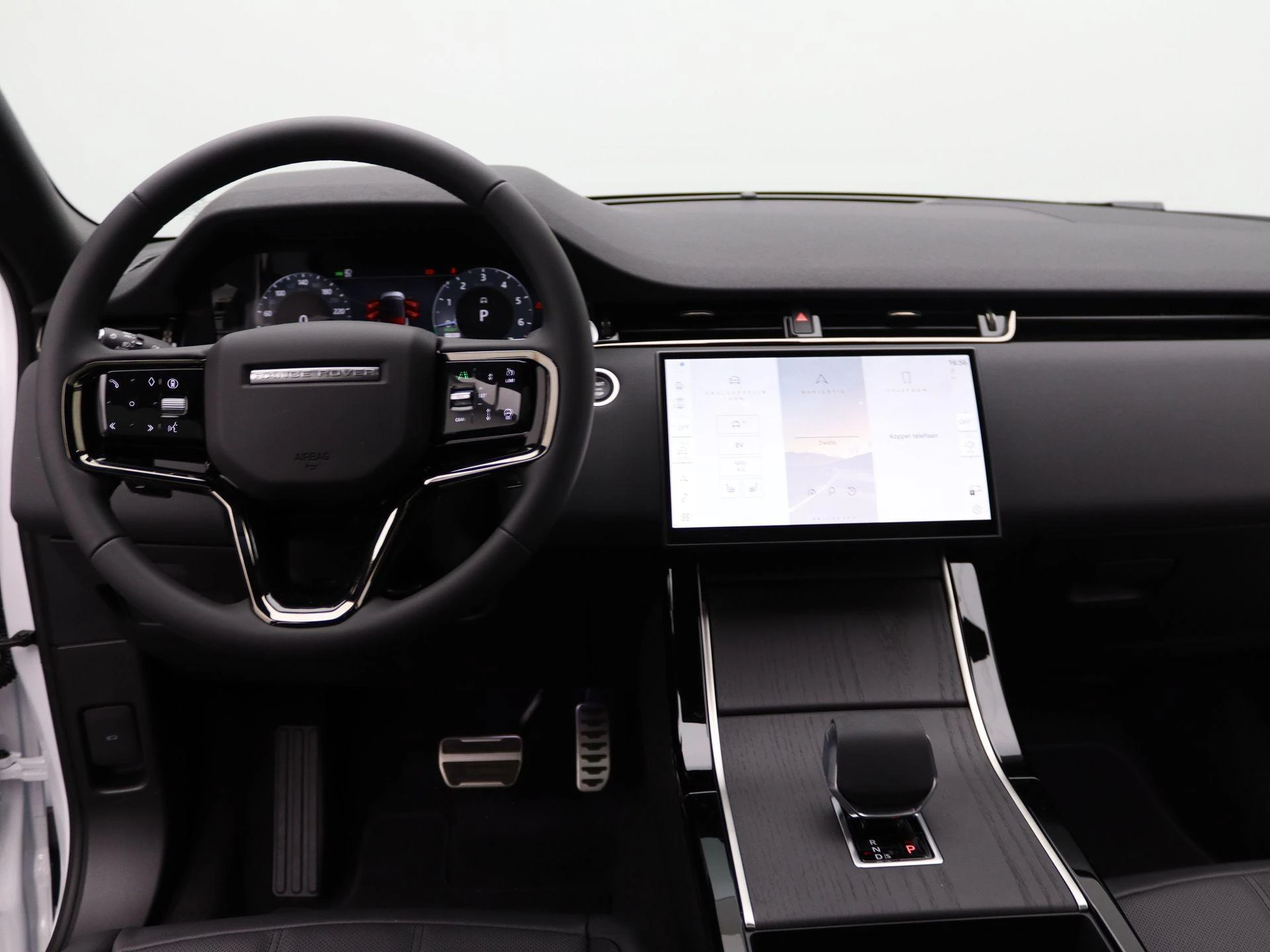 Land Rover-Range Rover Evoque-image-7