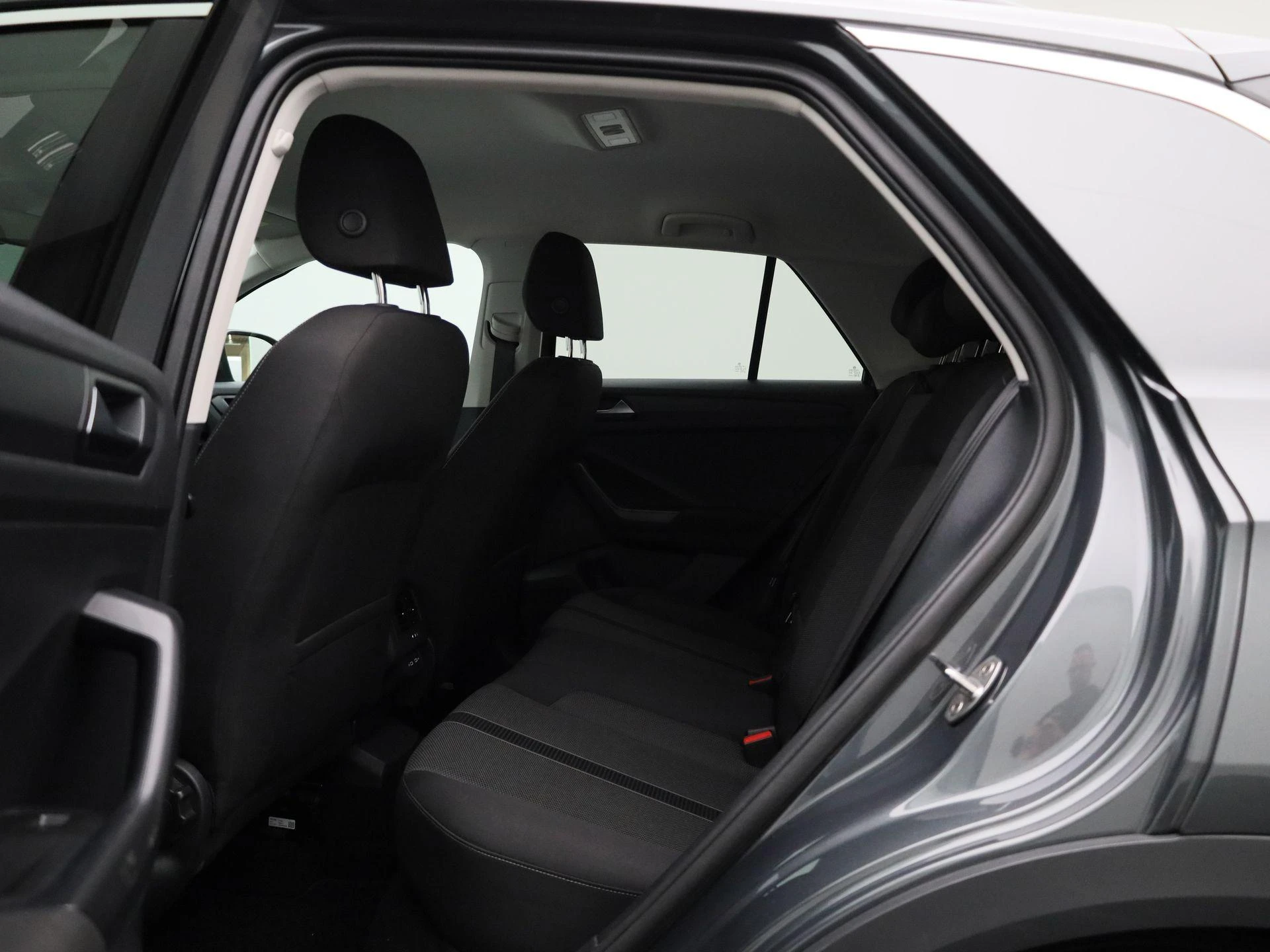 Volkswagen-T-Roc-image-9