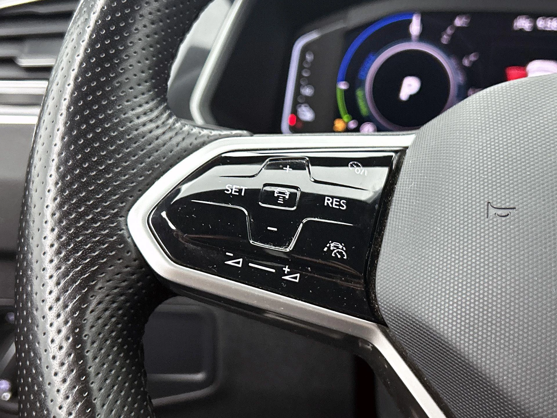 Volkswagen Tiguan 1.4 TSI eHybrid R-Line Business+