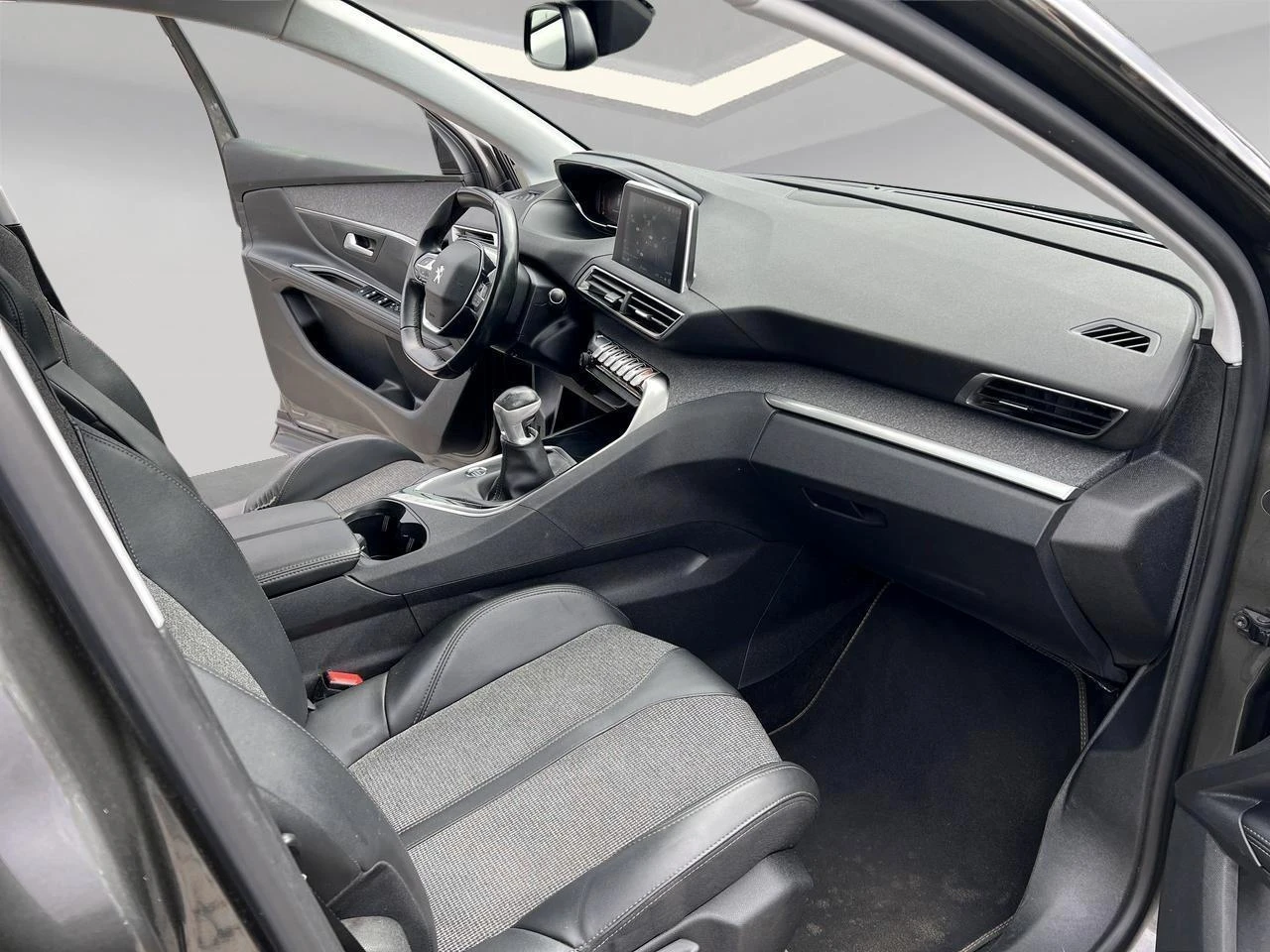 Peugeot-5008-image-18