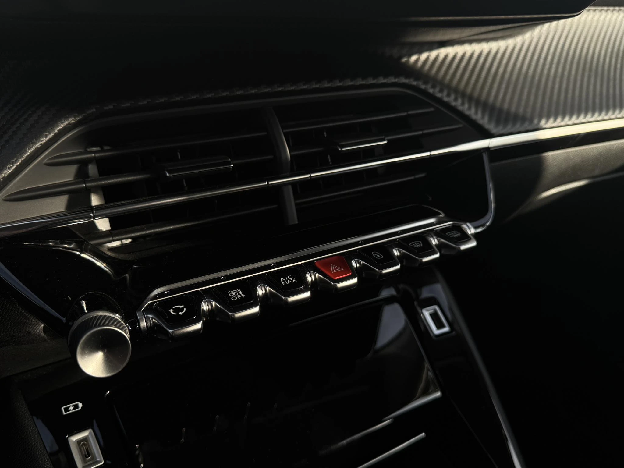 Peugeot-208-image-16