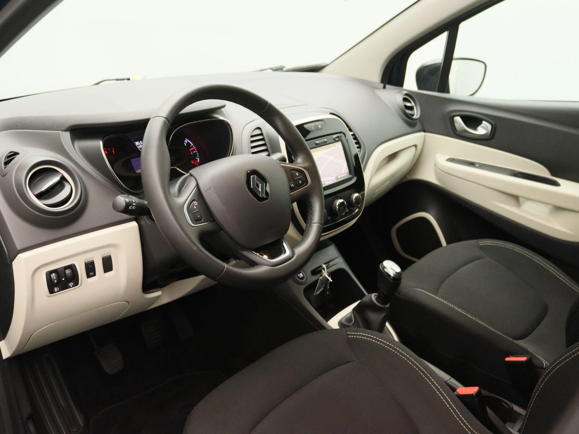 Renault-Captur-image-19