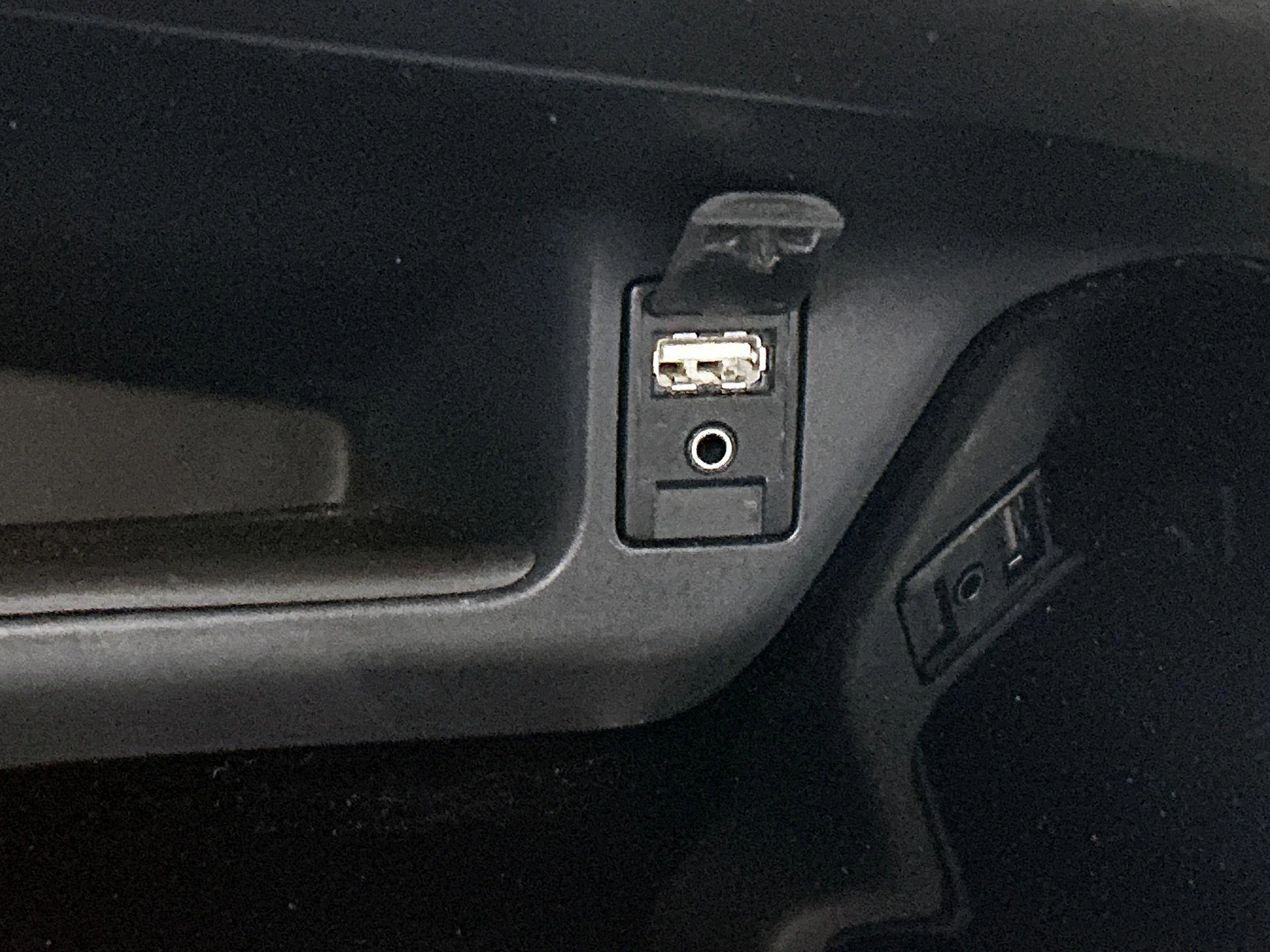 Toyota-C-HR-image-35