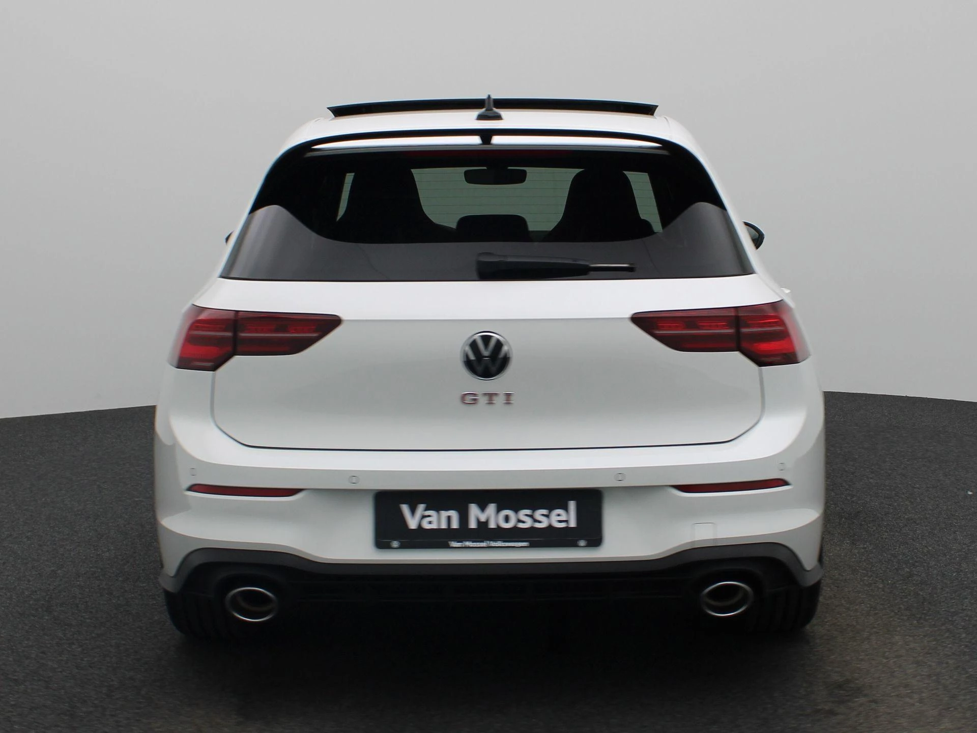 Volkswagen-Golf-image-4