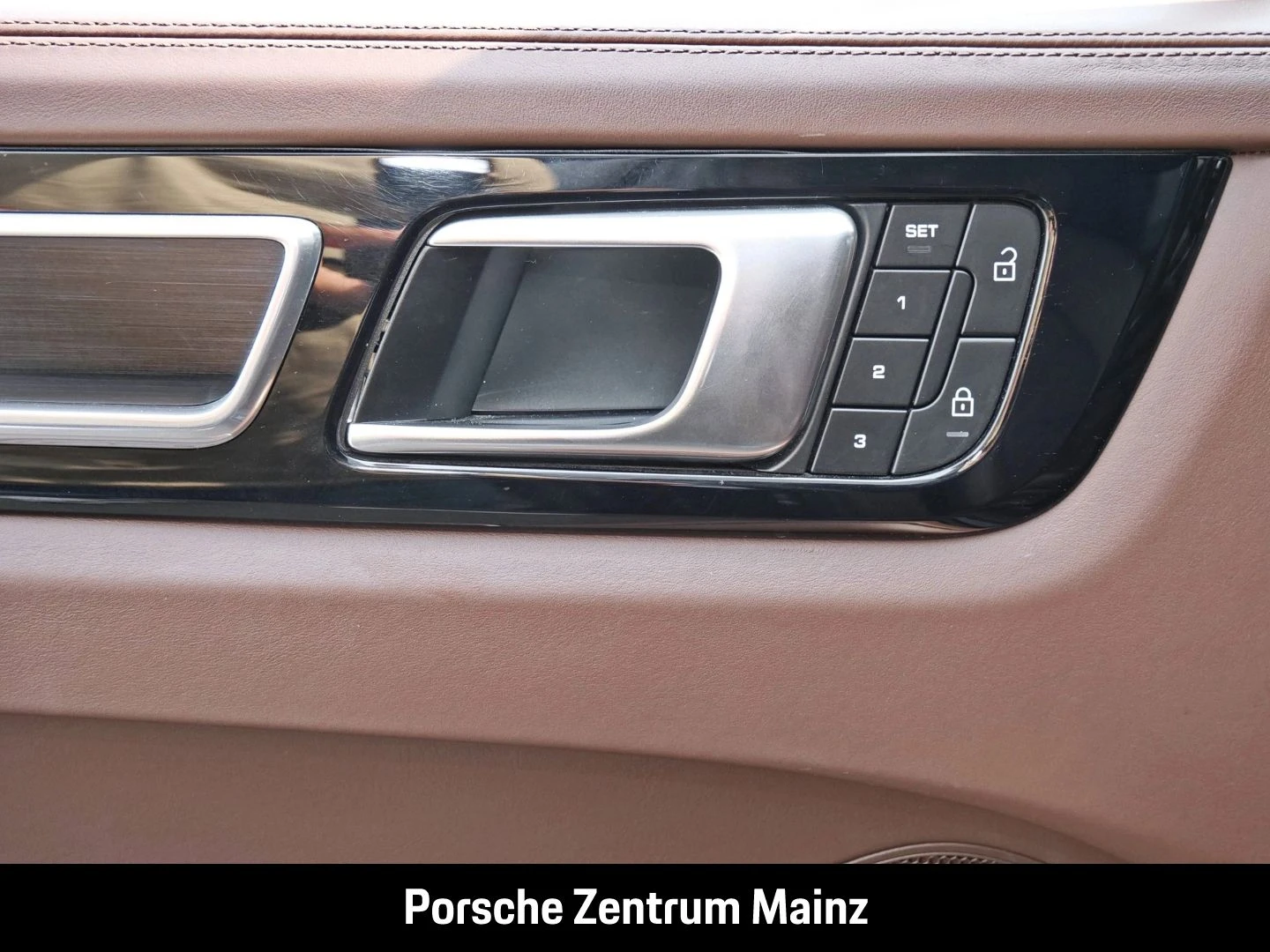 Porsche-Cayenne-image-30