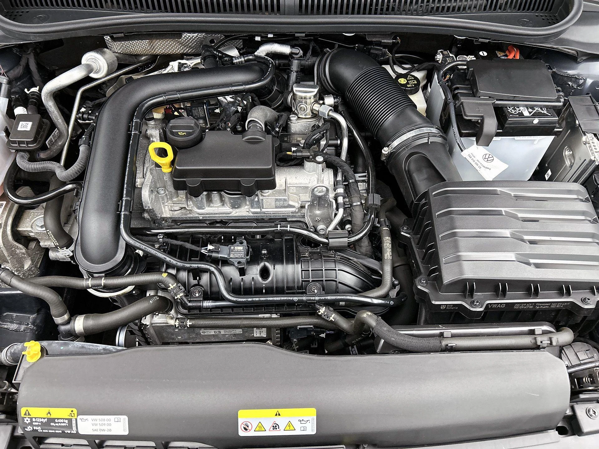 Volkswagen-Polo-image-23