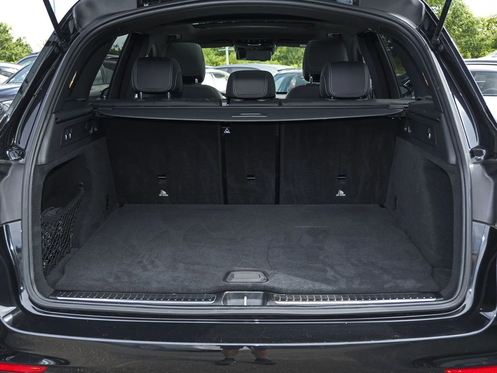 Mercedes-Benz-GLC 400 d-image-16