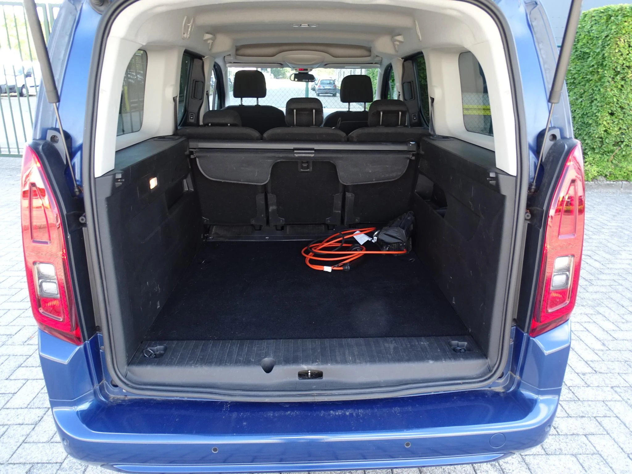 Opel-Combo-e Life-image-14