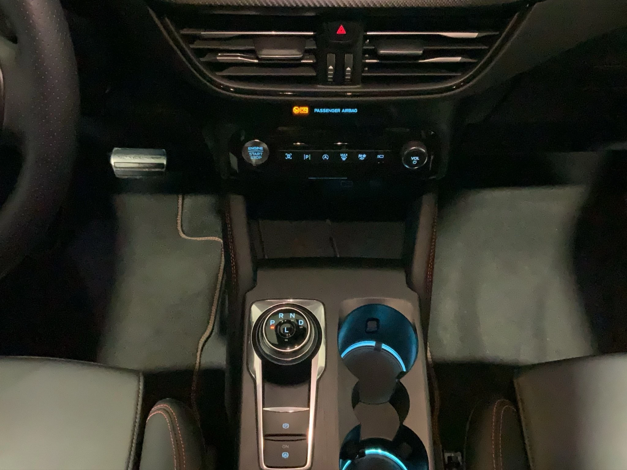 Ford Kuga ST-Line X Aut.*360GRAD*LED-MATRIX*NAVI*GRA*WINTER-PKT.