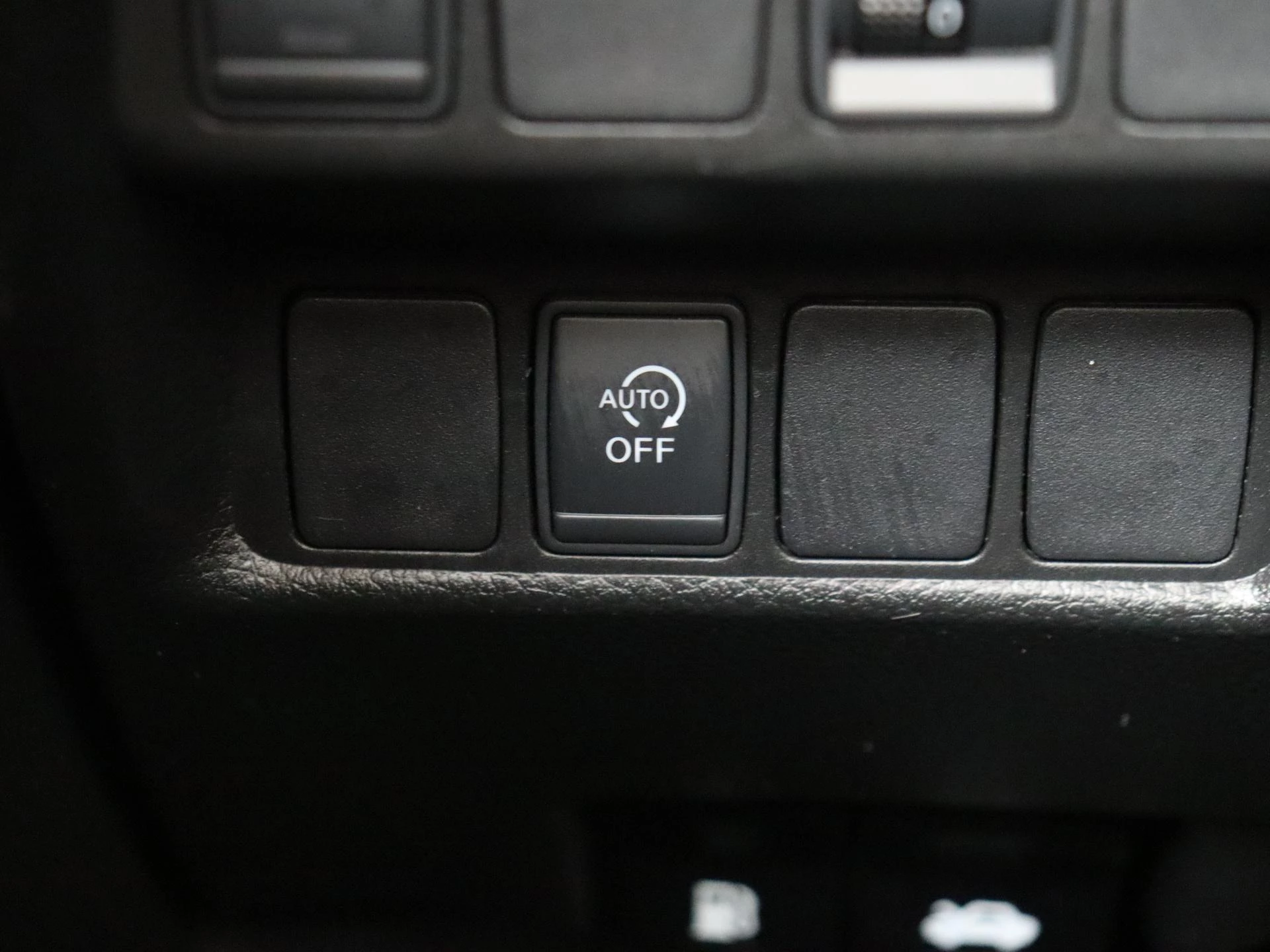 Nissan-QASHQAI-image-24