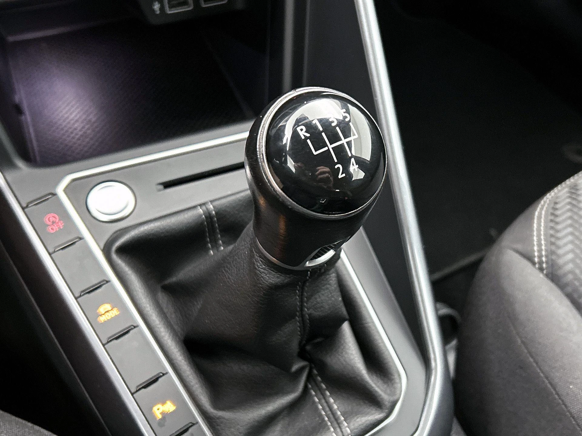 Volkswagen-Polo-image-18