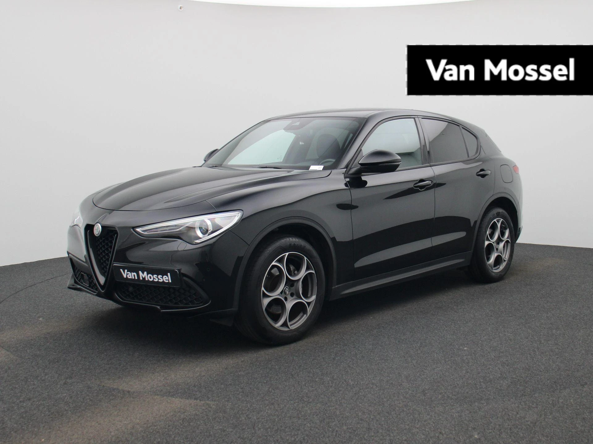 Alfa Romeo-Stelvio-image-0