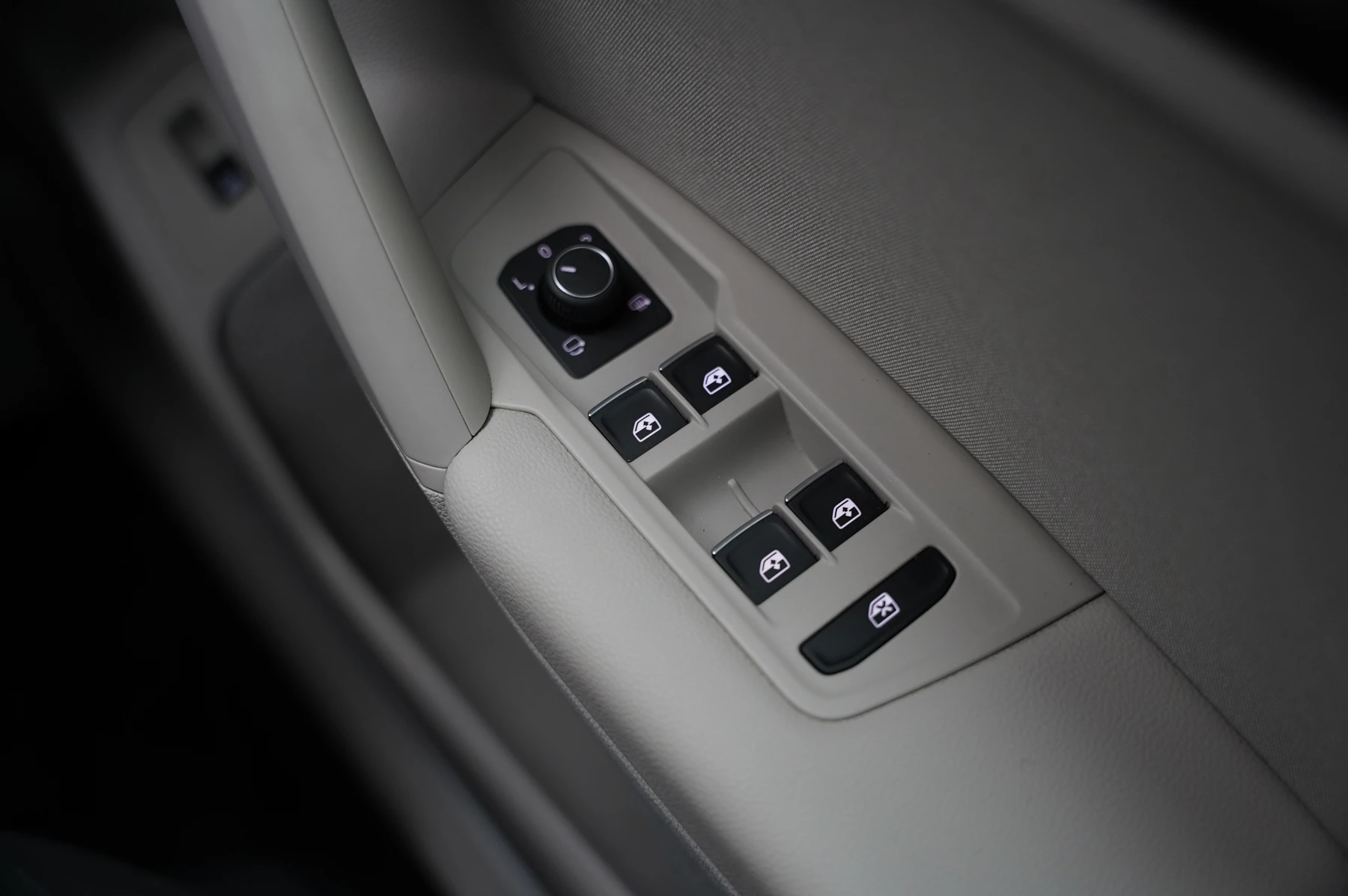 Volkswagen-Tiguan-image-20