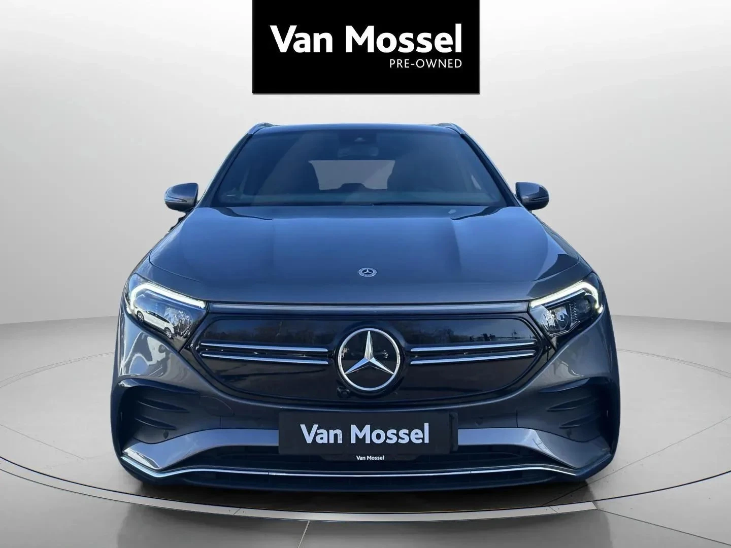Mercedes-Benz-EQA-image-2