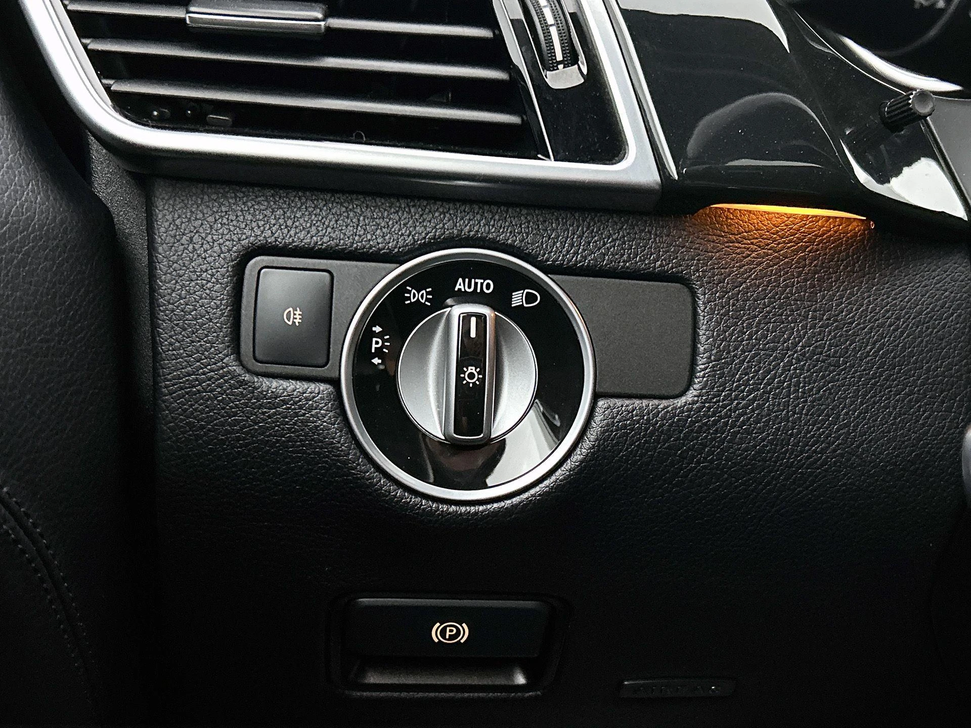 Mercedes-Benz-GLE-image-31