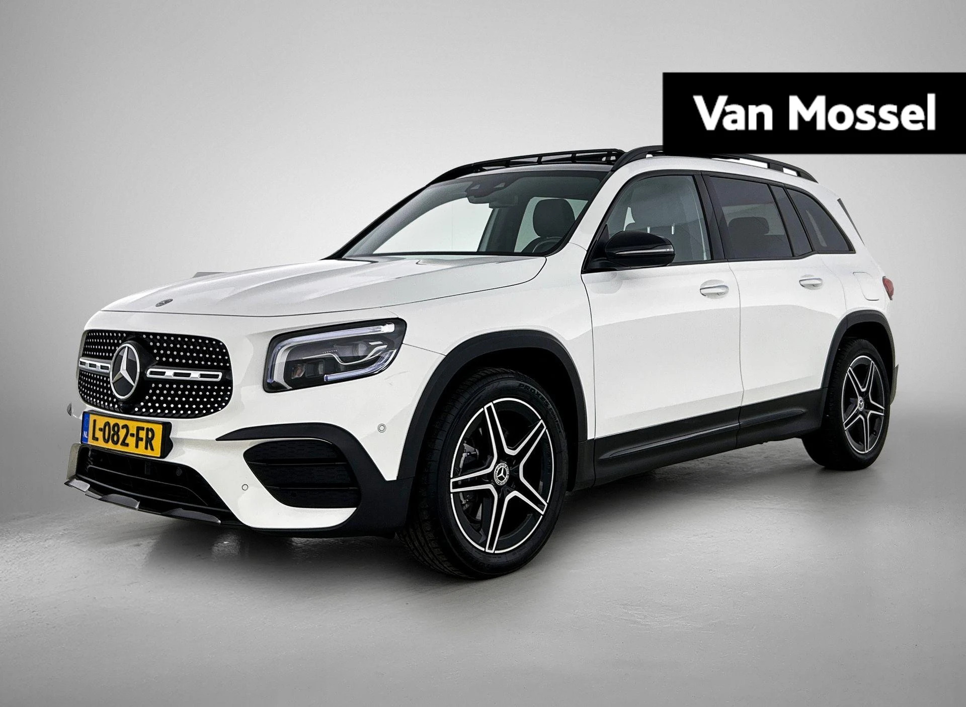 Mercedes-Benz-GLB-image-0