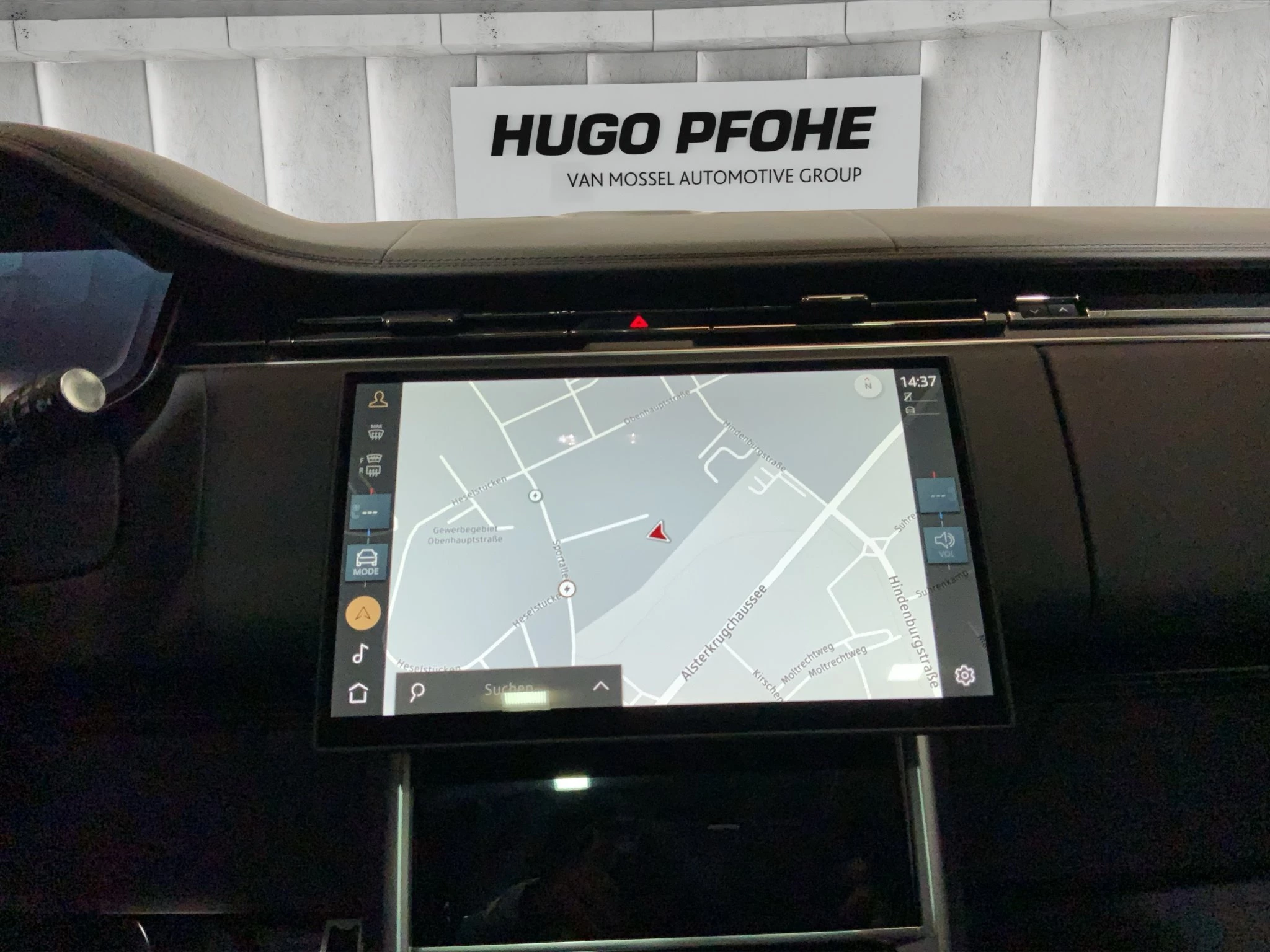 Land Rover-Range Rover-image-14