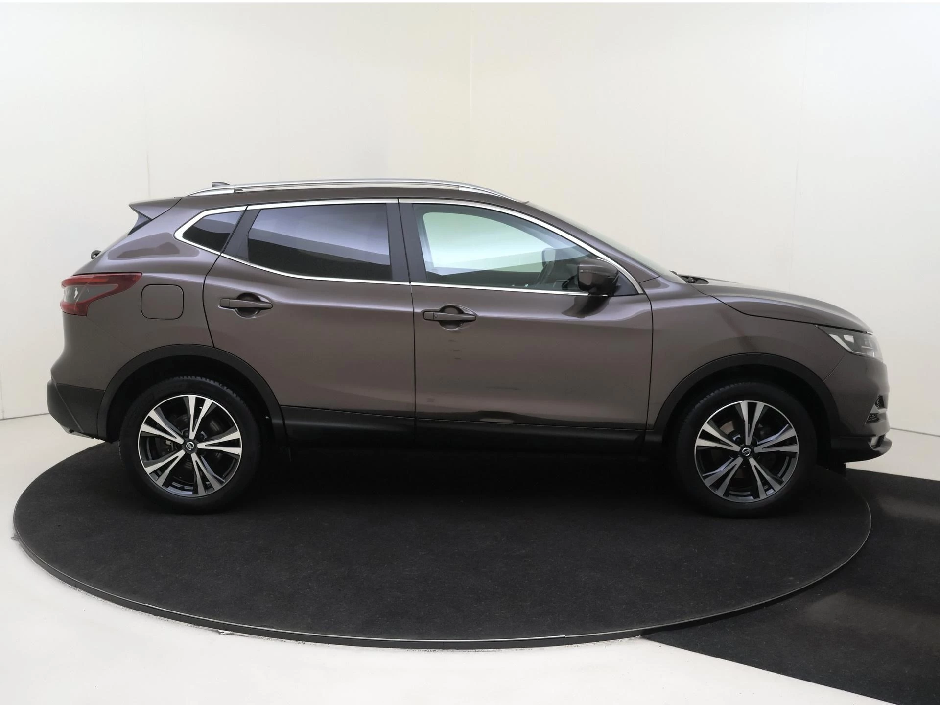 Nissan-QASHQAI-image-8
