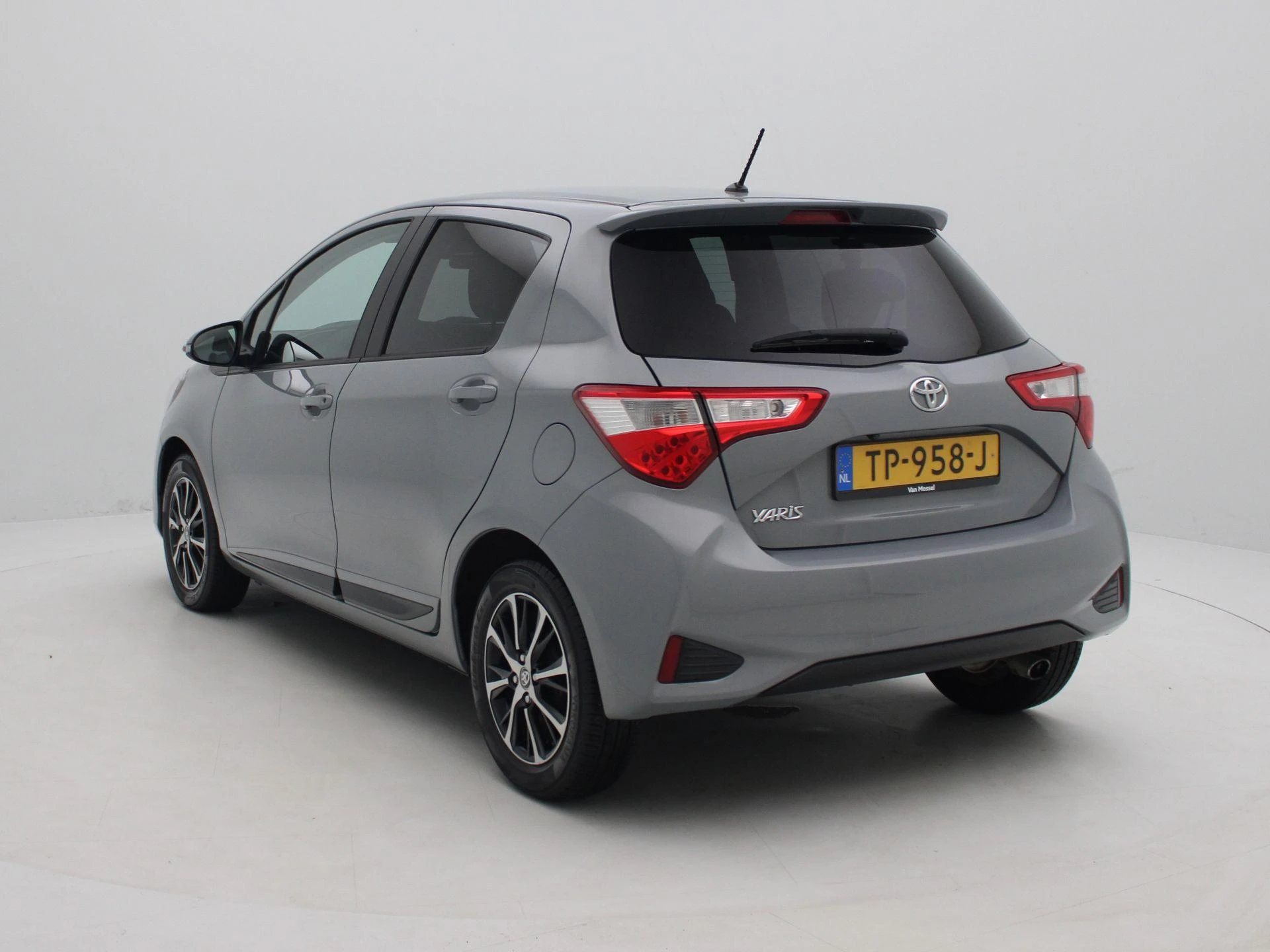 Toyota-Yaris-image-1