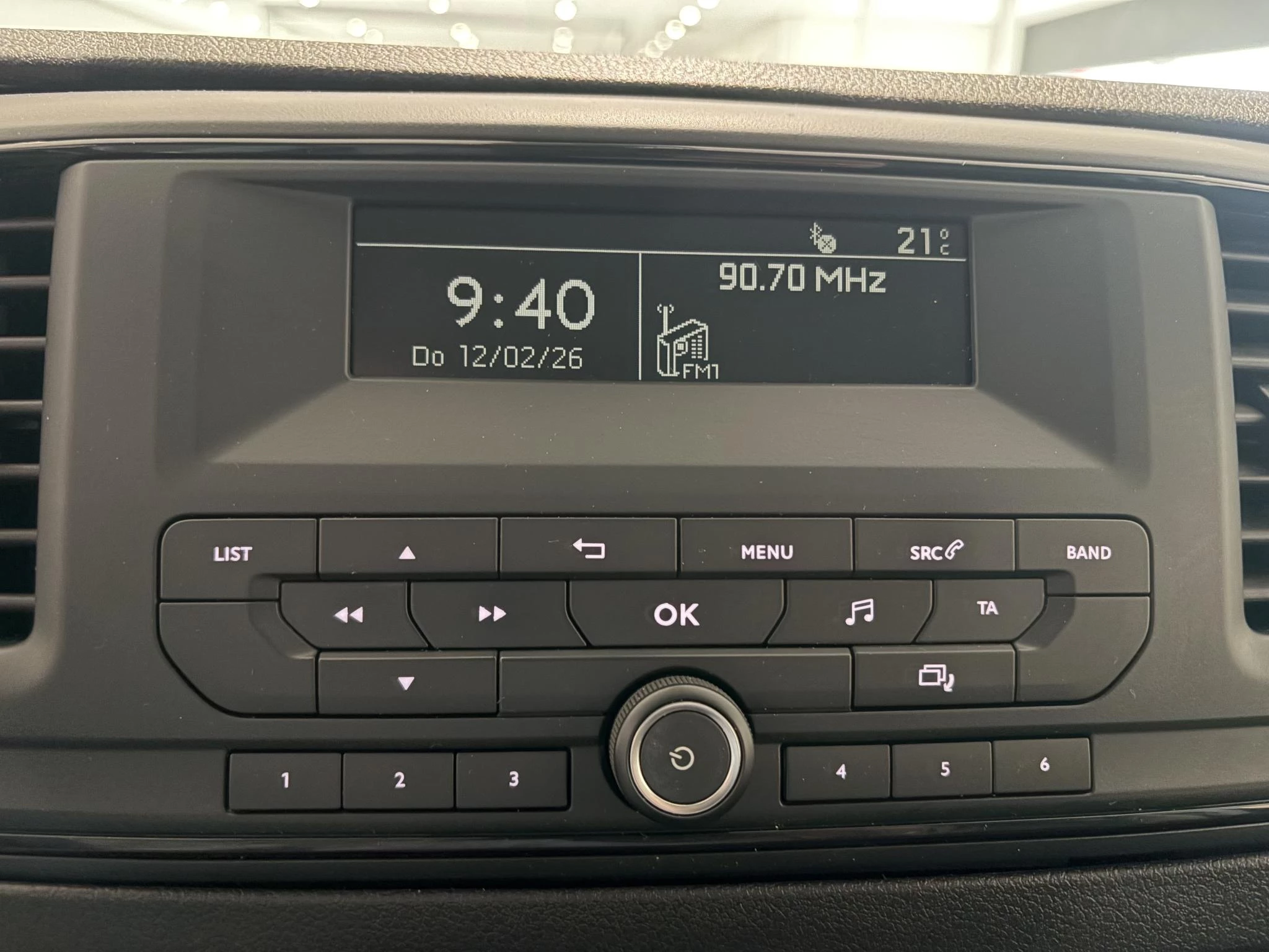 Peugeot-Expert-image-12