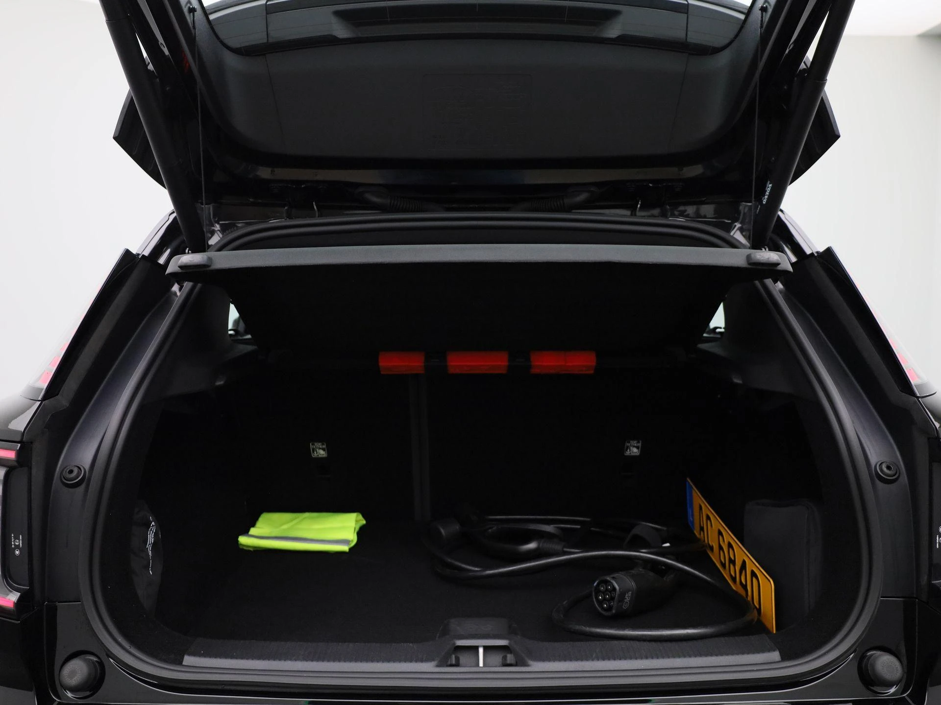 Volvo-EX30-image-12
