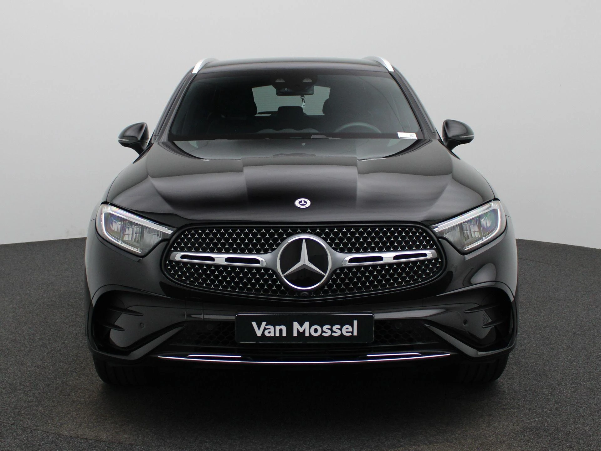 Mercedes-Benz-GLC-image-2