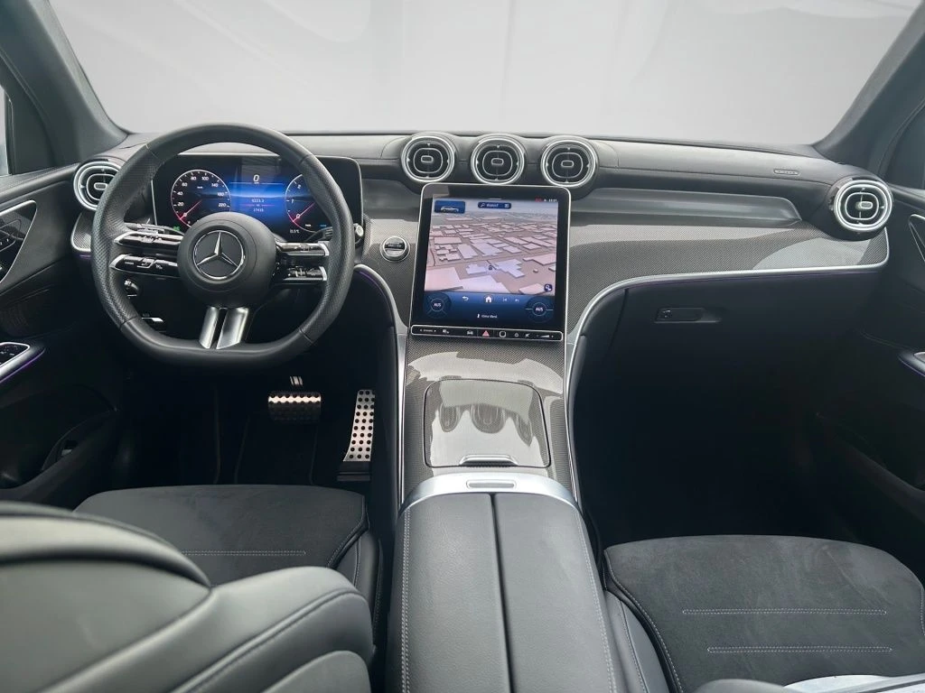 Mercedes-Benz-GLC 300 d-image-11