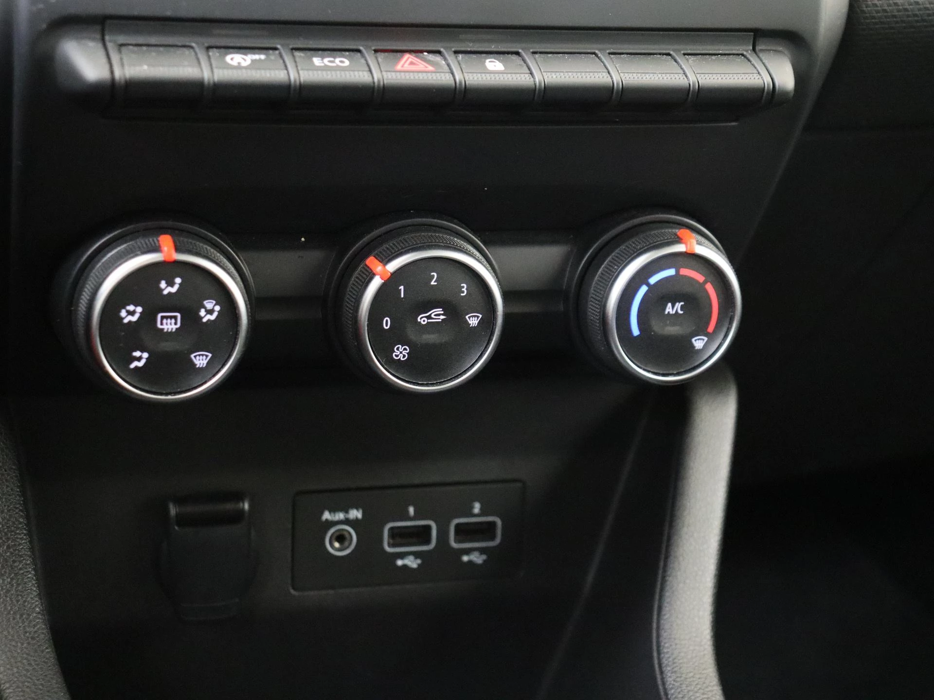 Renault-Clio-image-18