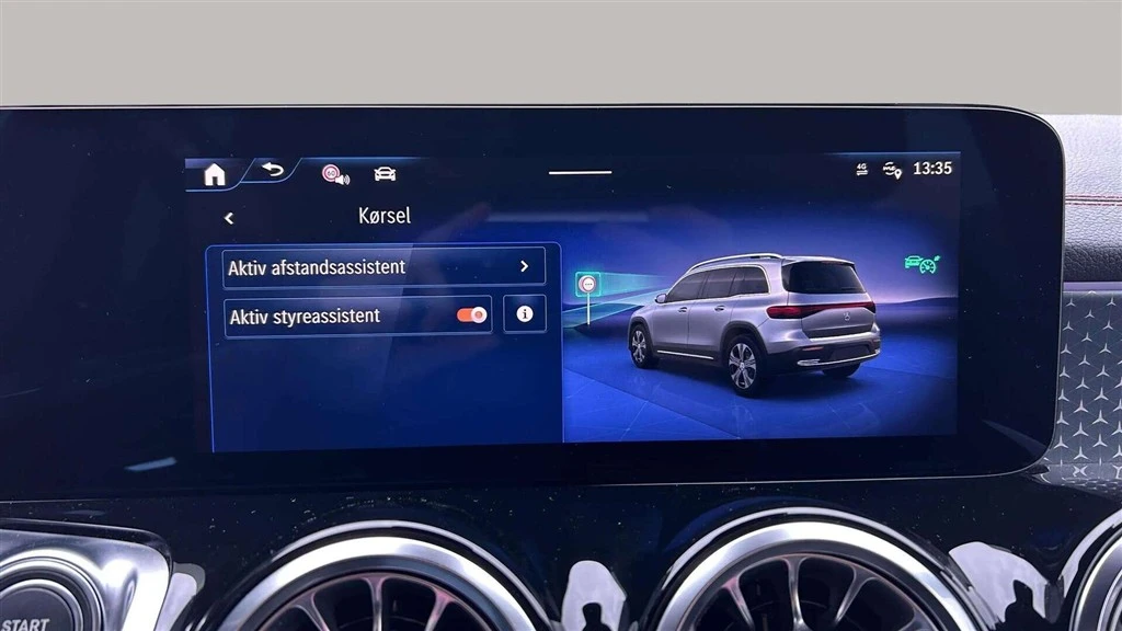 Mercedes-Benz-EQB-image-18