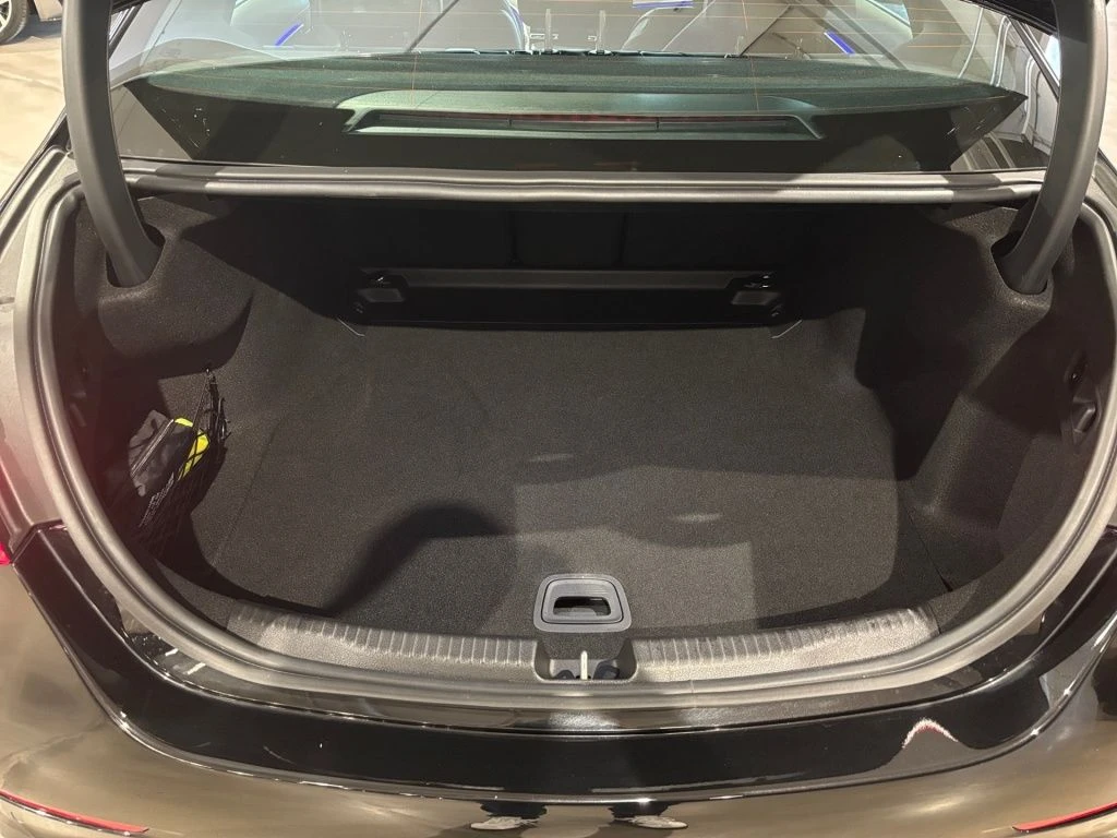 Mercedes-Benz-C-Klasse 200 d-image-13