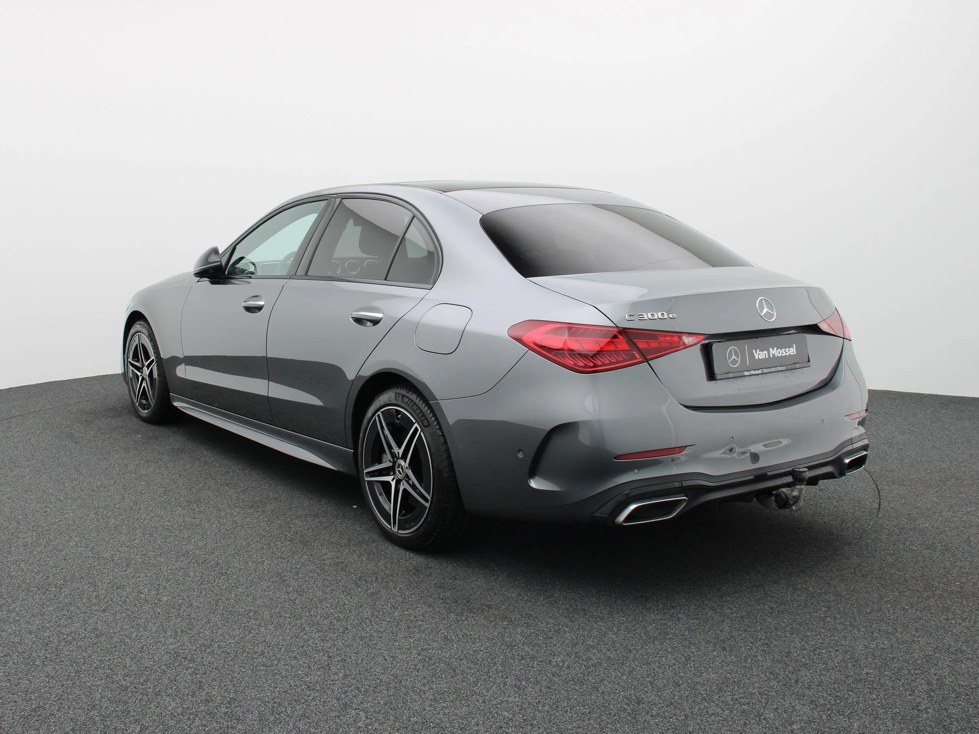 Mercedes-Benz Classe C 300 e AMG Line + LEDER + BURMESTER + PANO DAK + TREKHAAK +