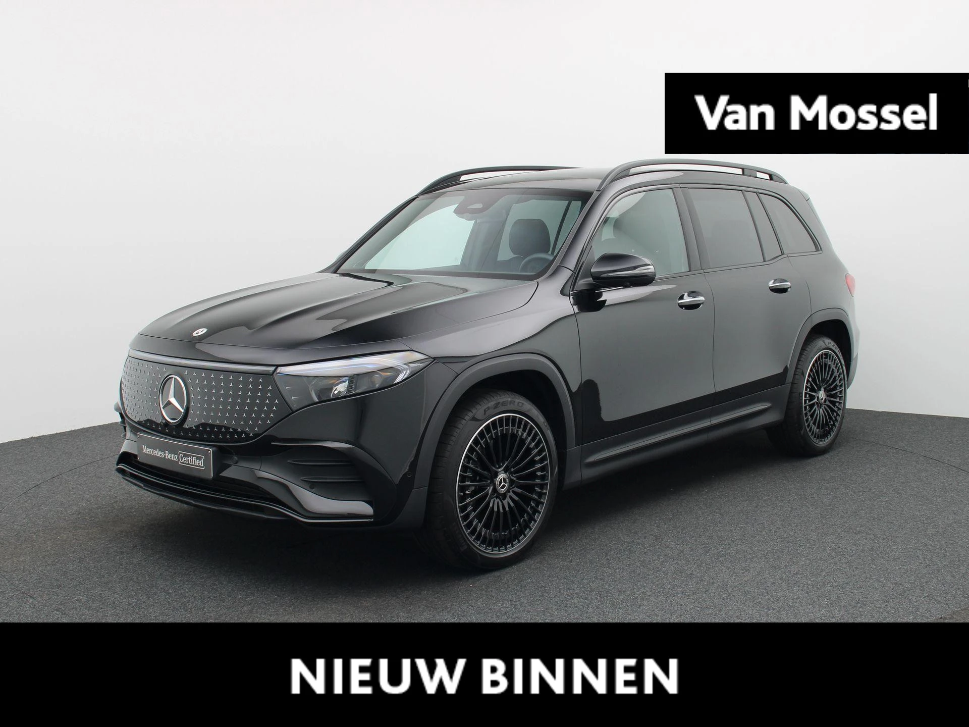 Mercedes-Benz-EQB-image-0