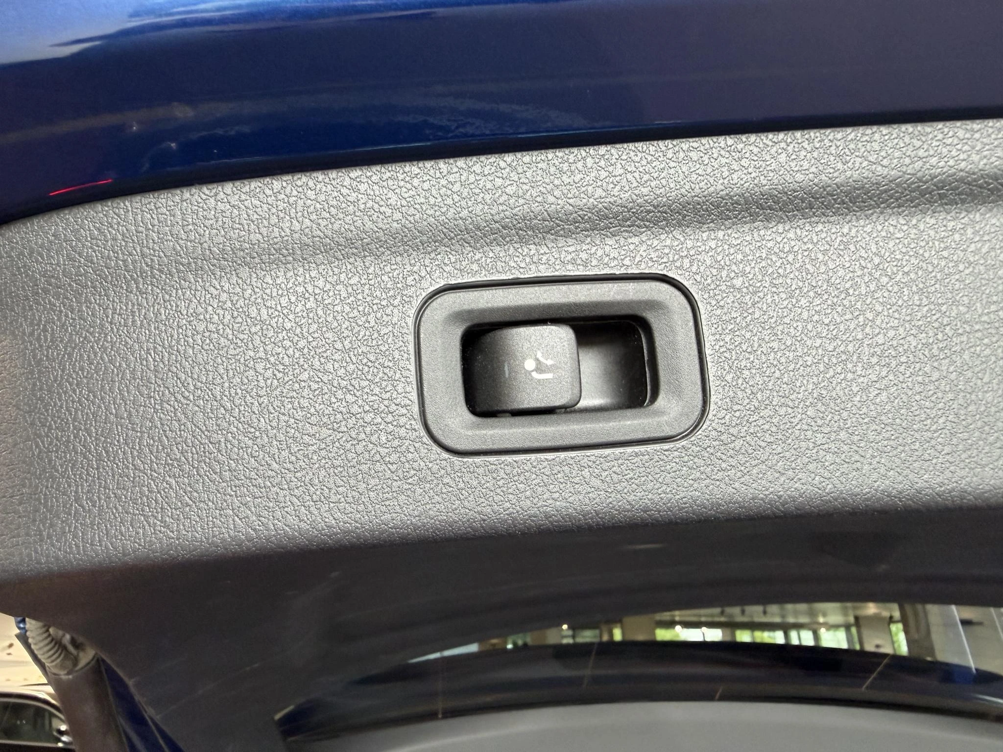 Mercedes-Benz-GLE-image-18