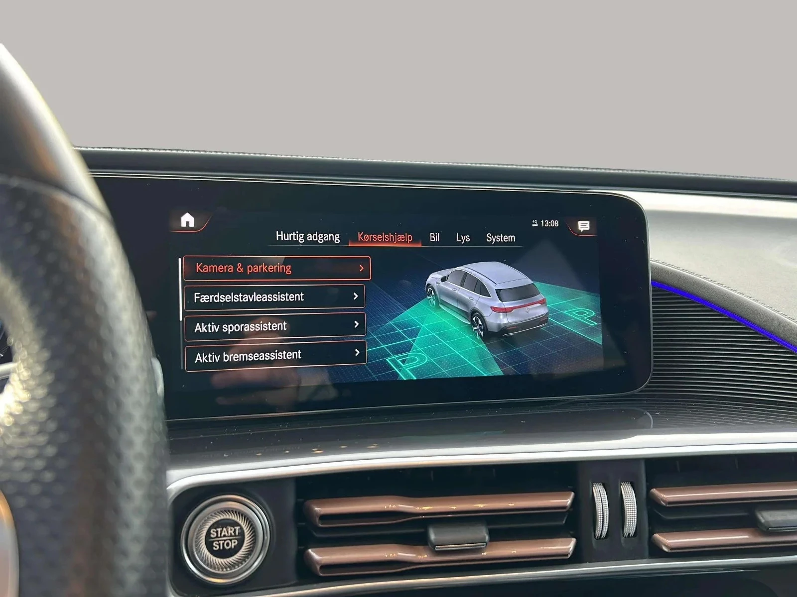 Mercedes-Benz-EQC-image-18