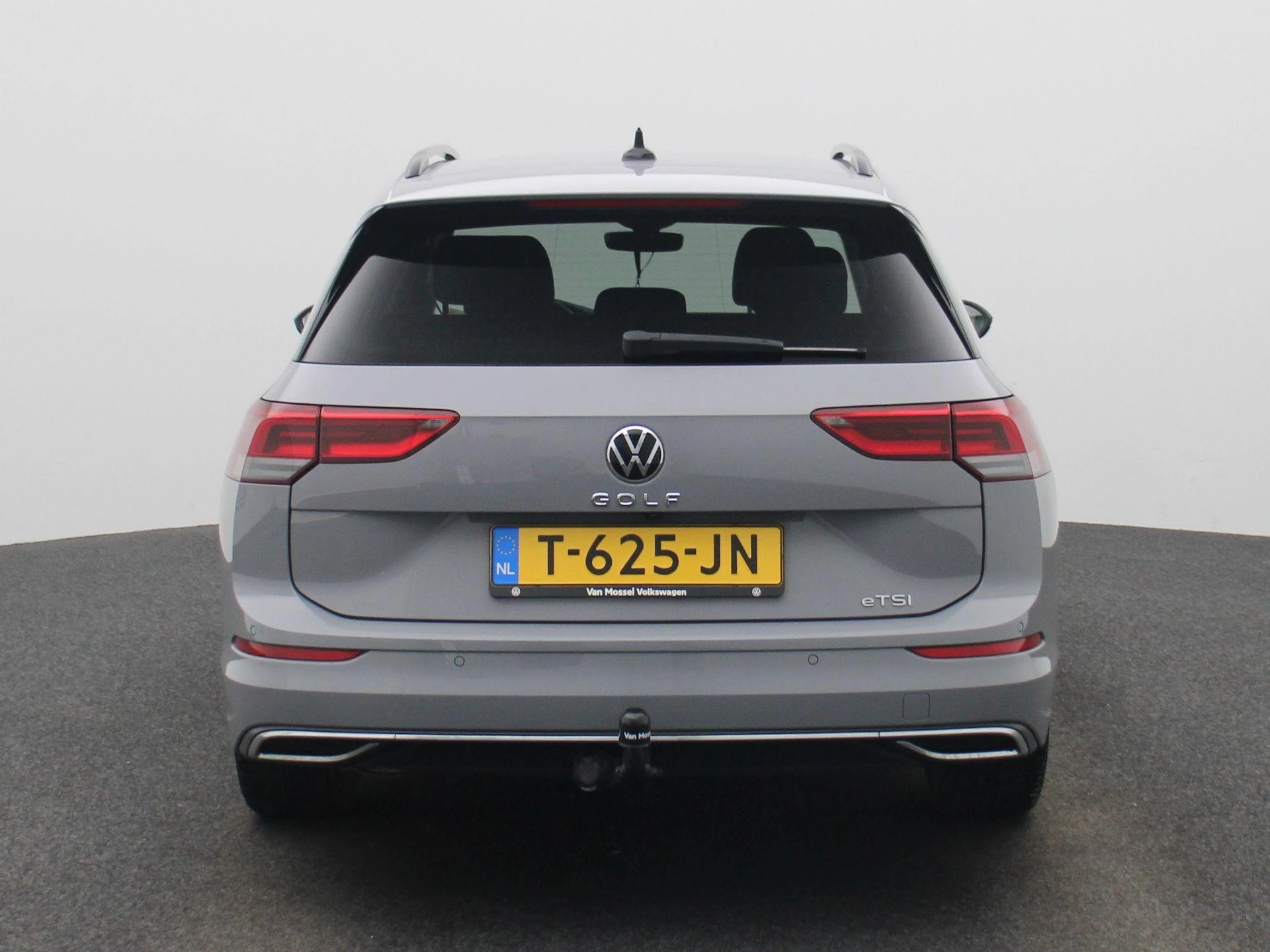 Volkswagen-Golf-image-6