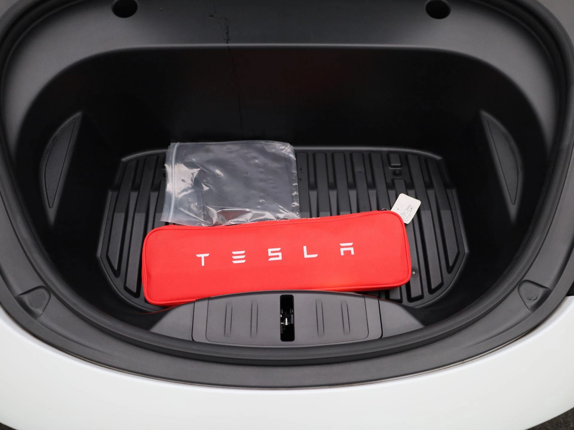 Tesla-Model 3-image-33