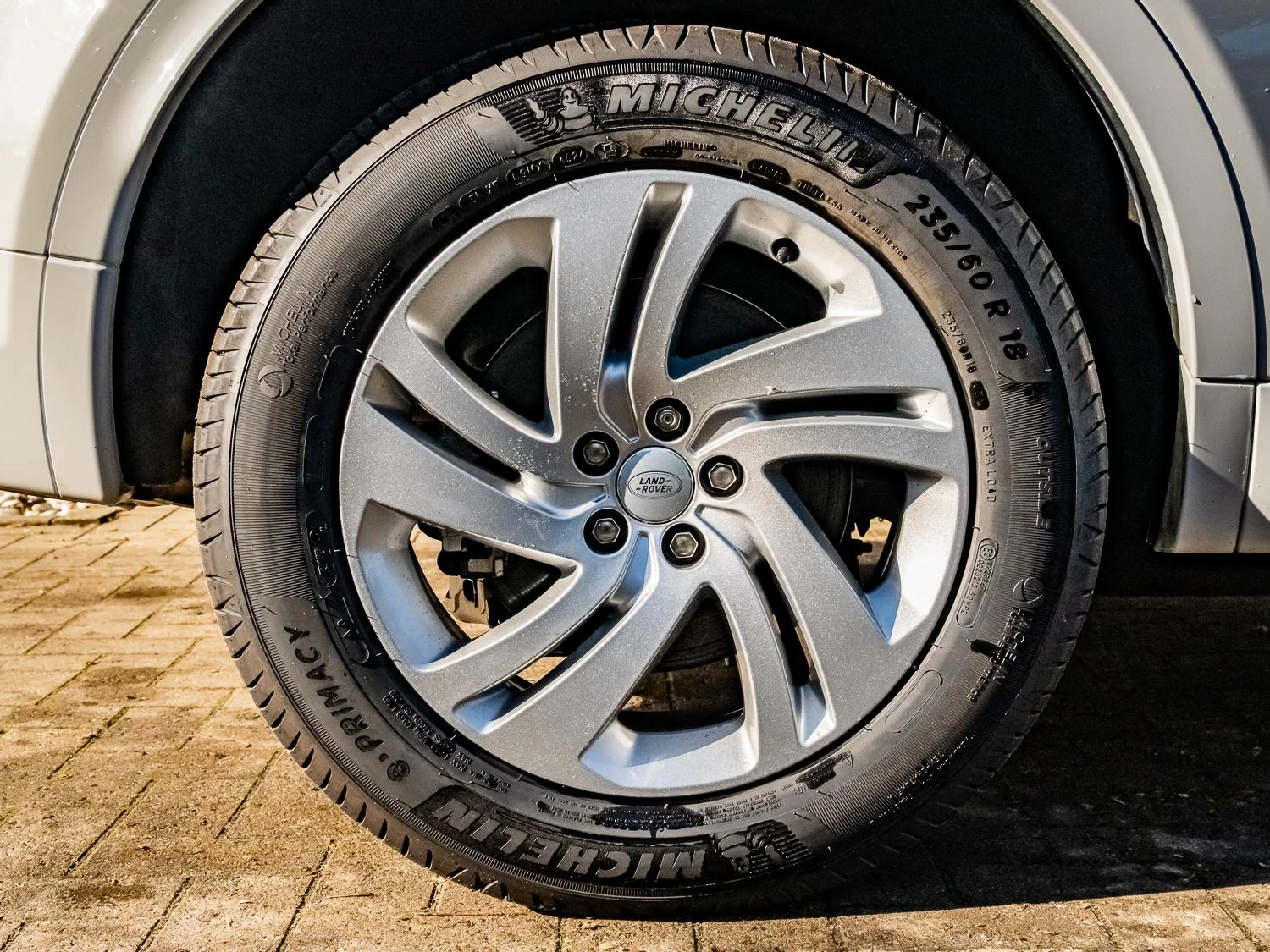 Land Rover-Discovery Sport-image-9