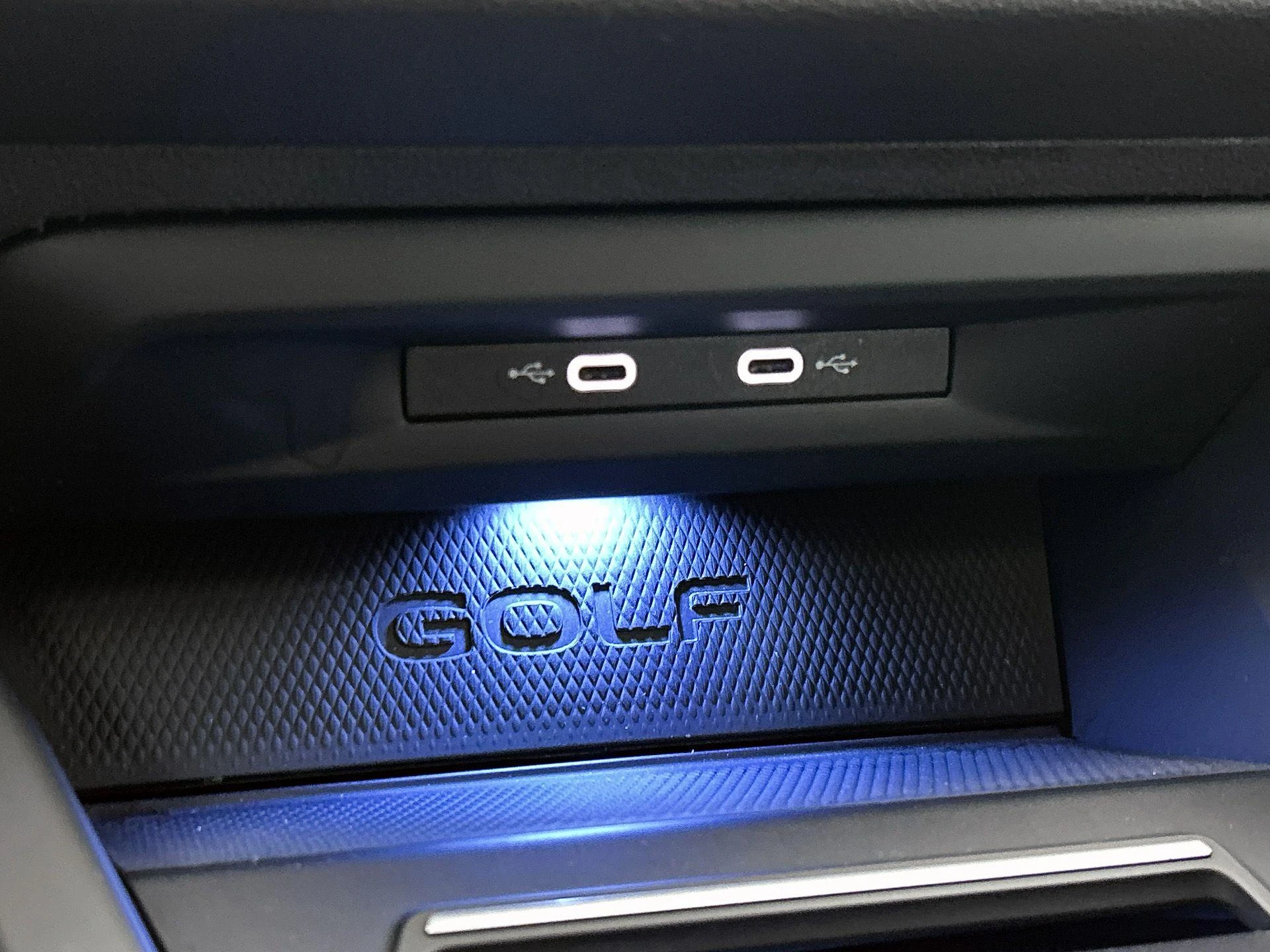 Volkswagen-Golf-image-30