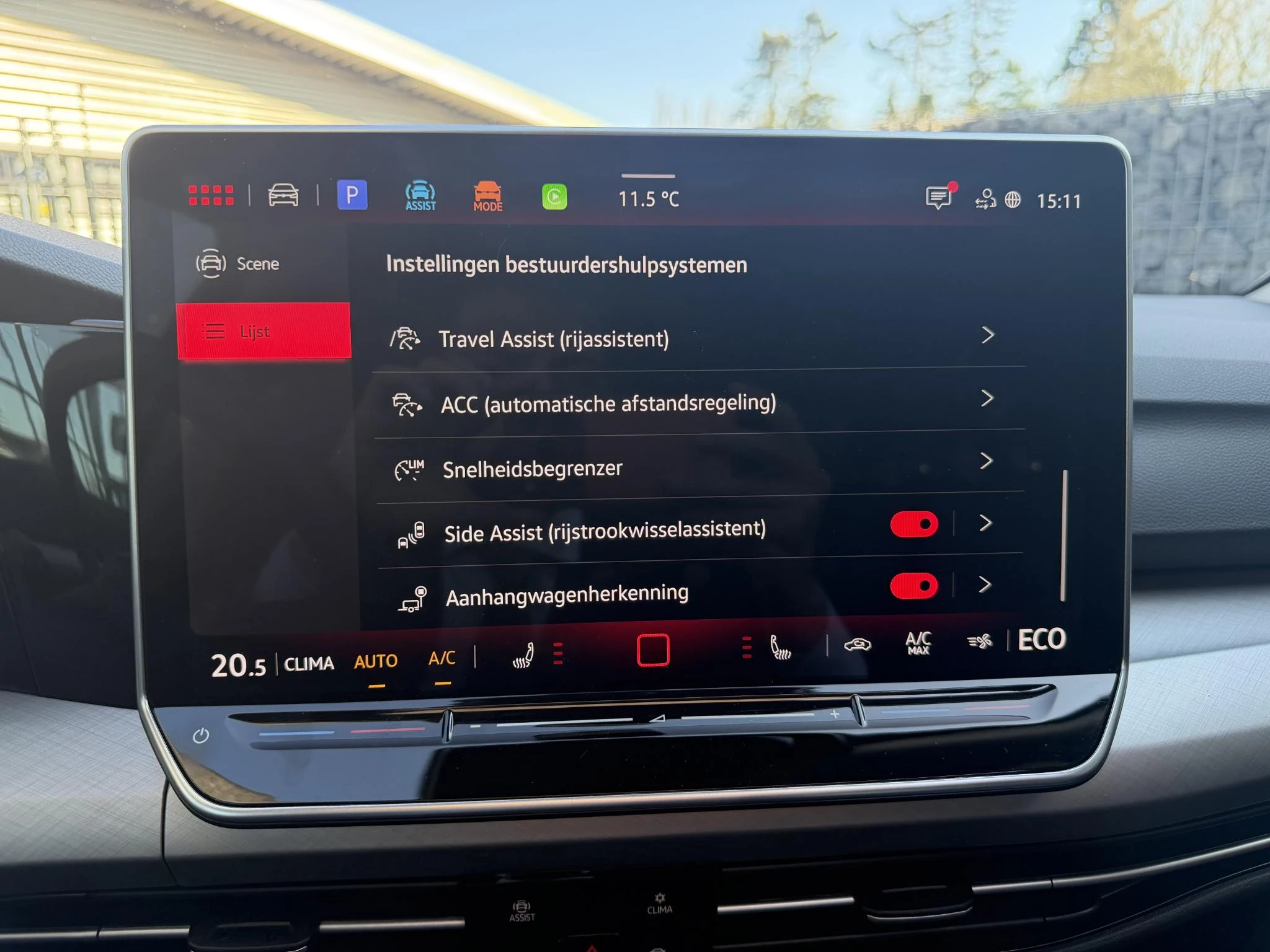 Volkswagen-Golf-image-18