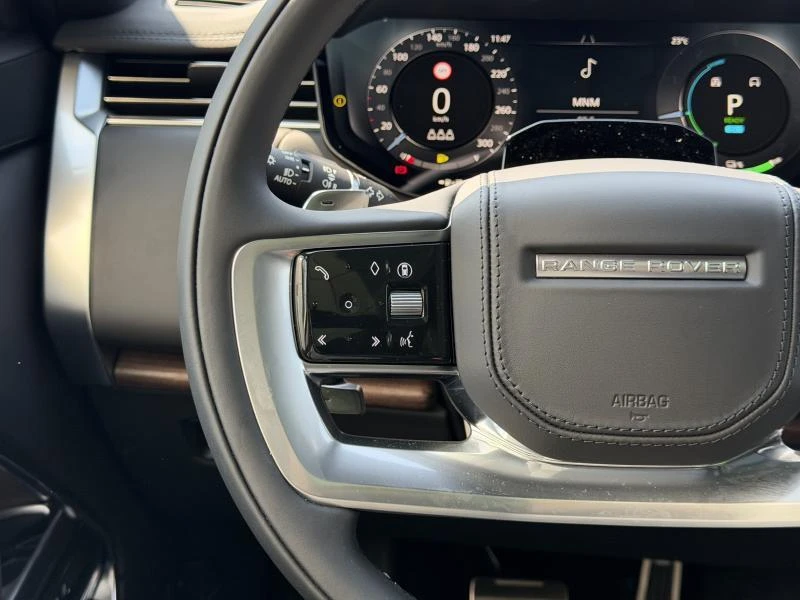 Land Rover-Range Rover-image-16