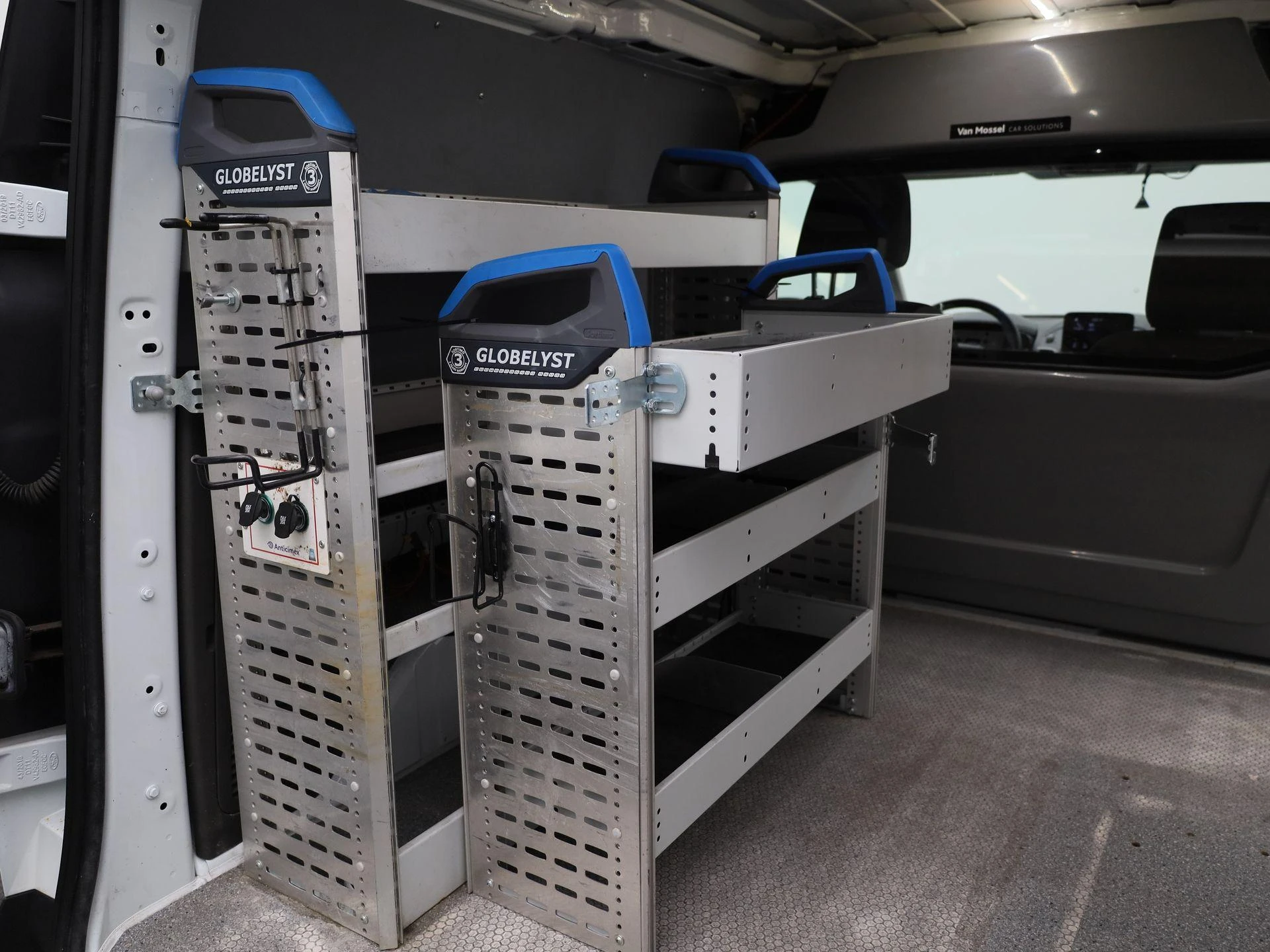 Ford-Transit Connect-image-33
