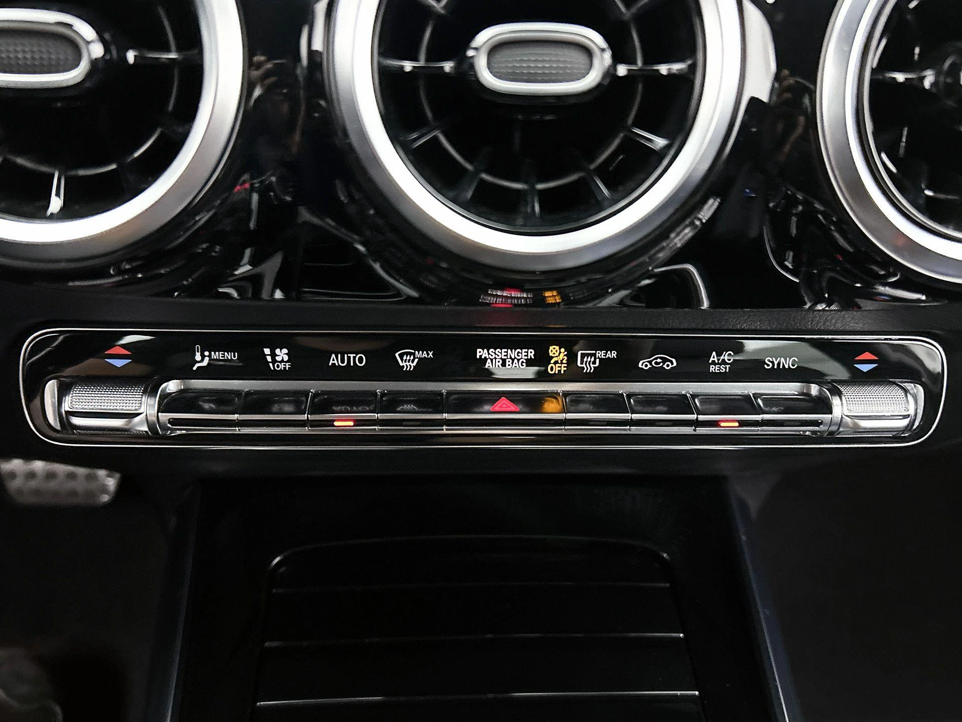 Mercedes-Benz-B-Klasse-image-10